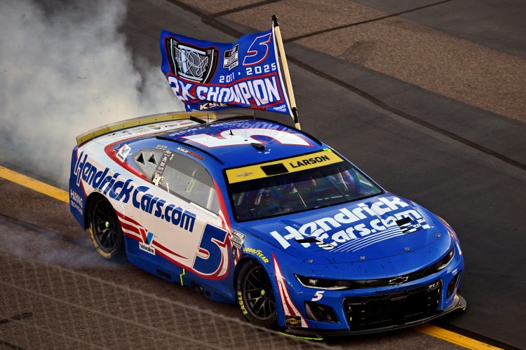 Larson%20HendrickCars.com.png