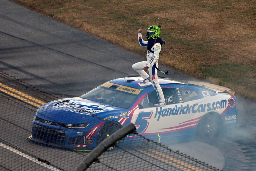 larson_hendrick_talladega_win.png
