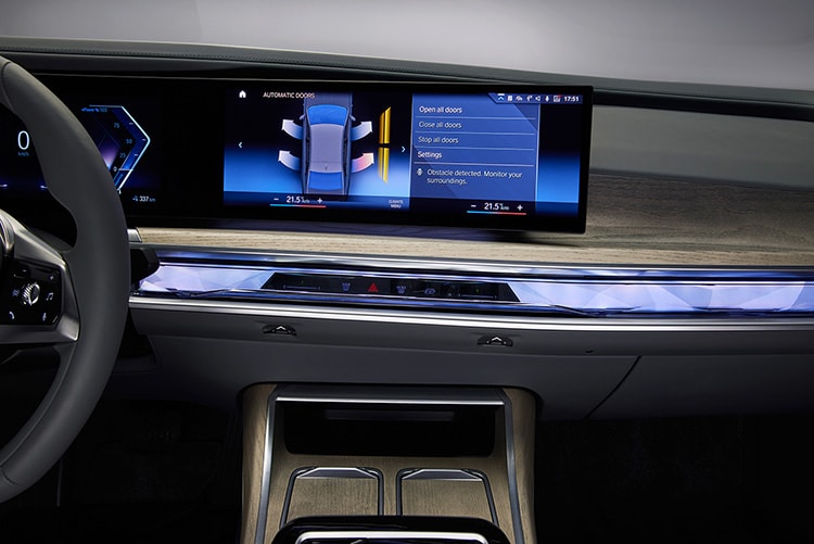 BMW 7 Series Tech Dash Hendrick Cars.jpg