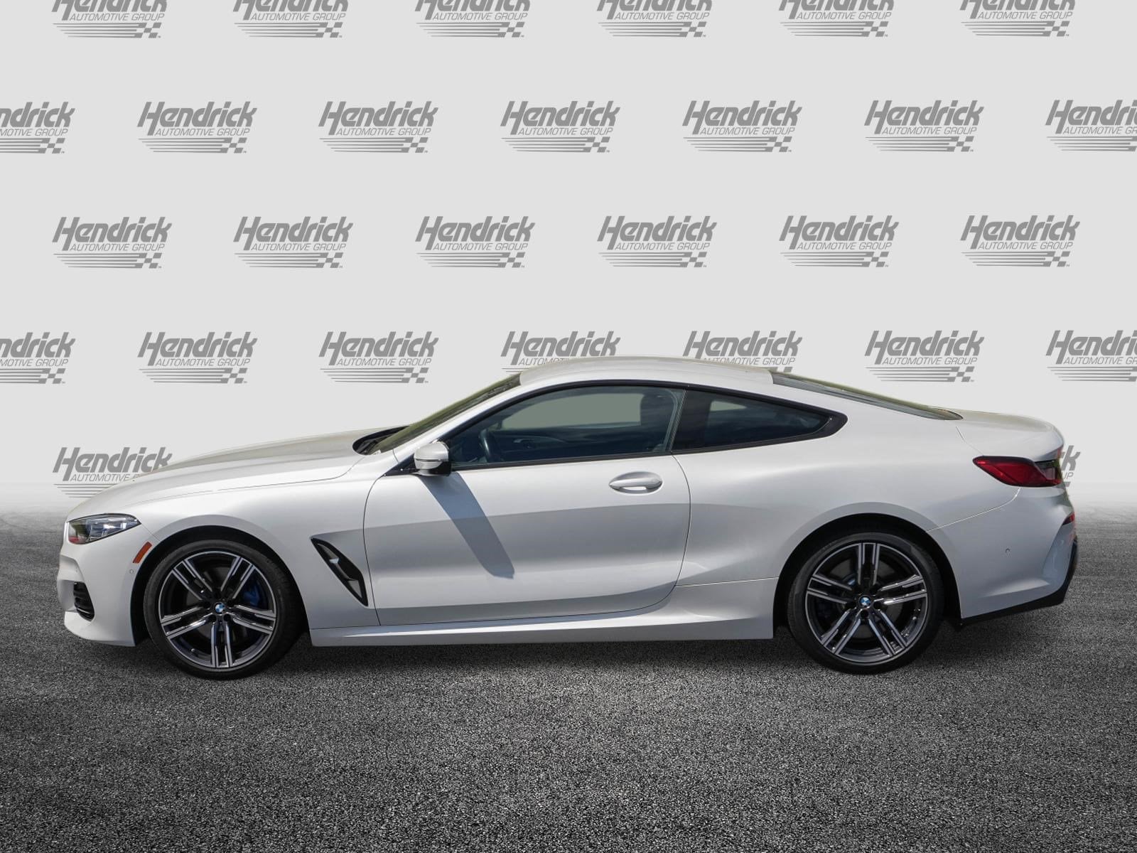 2023 BMW 8 Series 840i photo 5