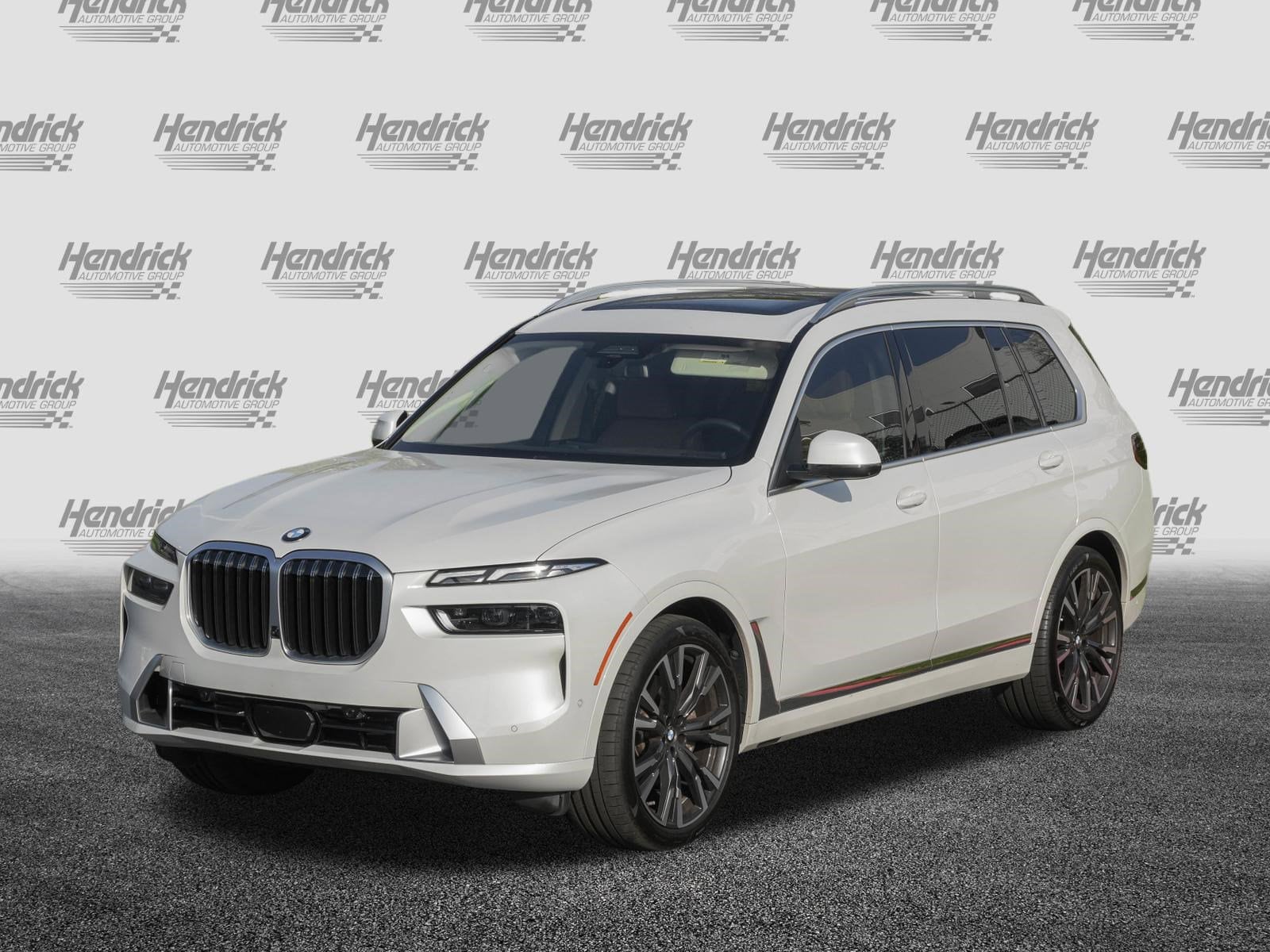 2025 BMW X7 xDrive40i photo 4