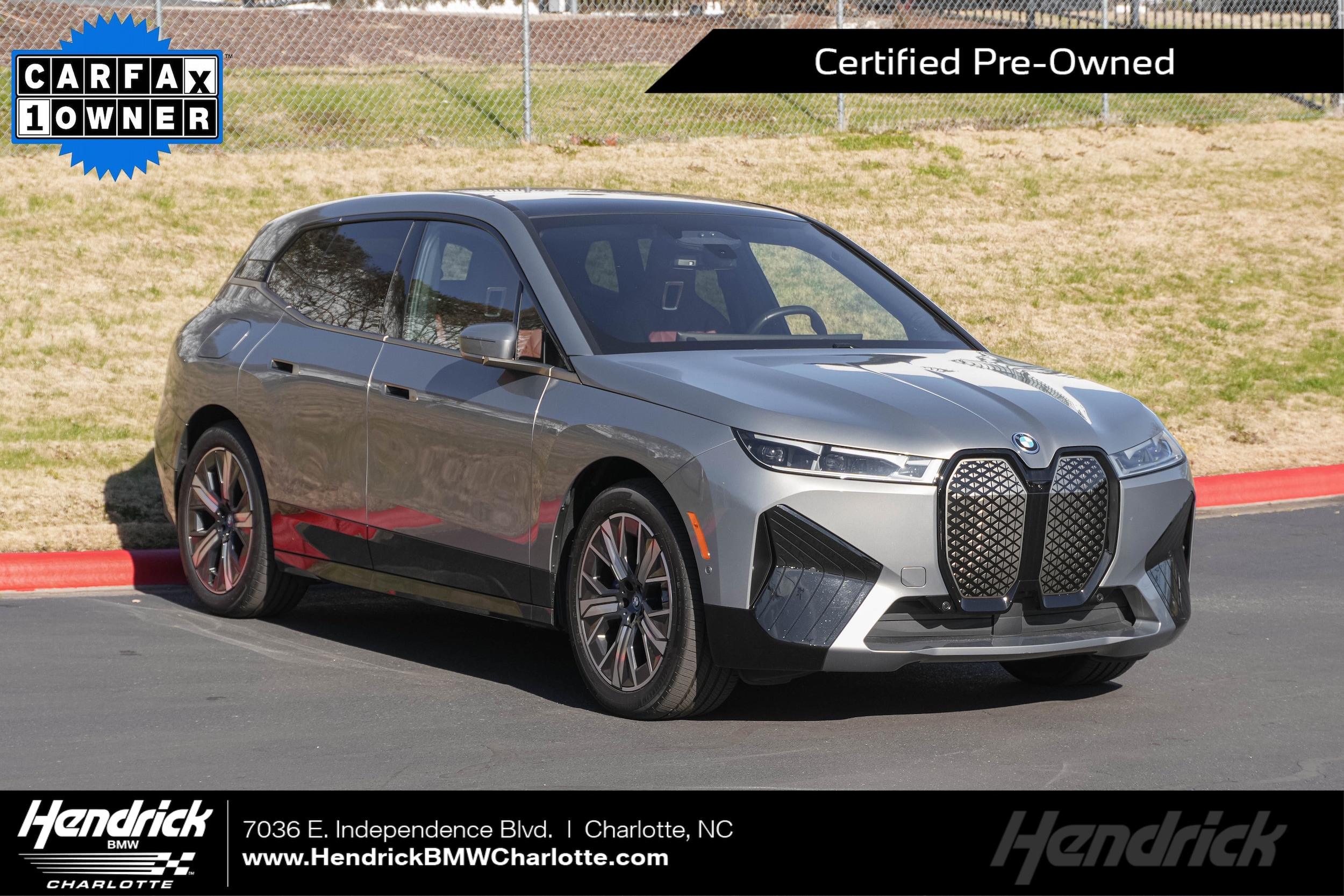 2023 BMW iX Base's photo