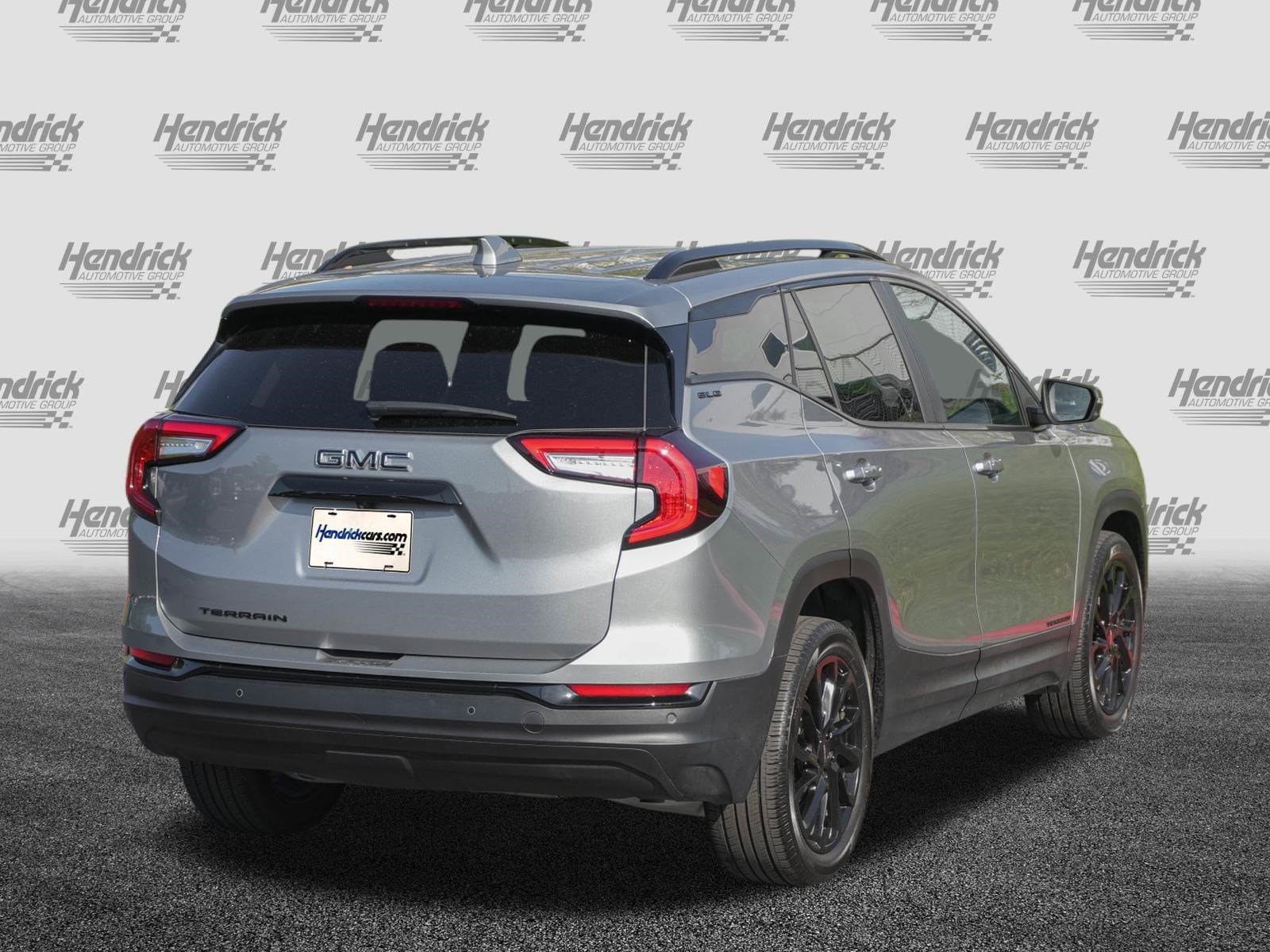2024 GMC Terrain SLE photo 6