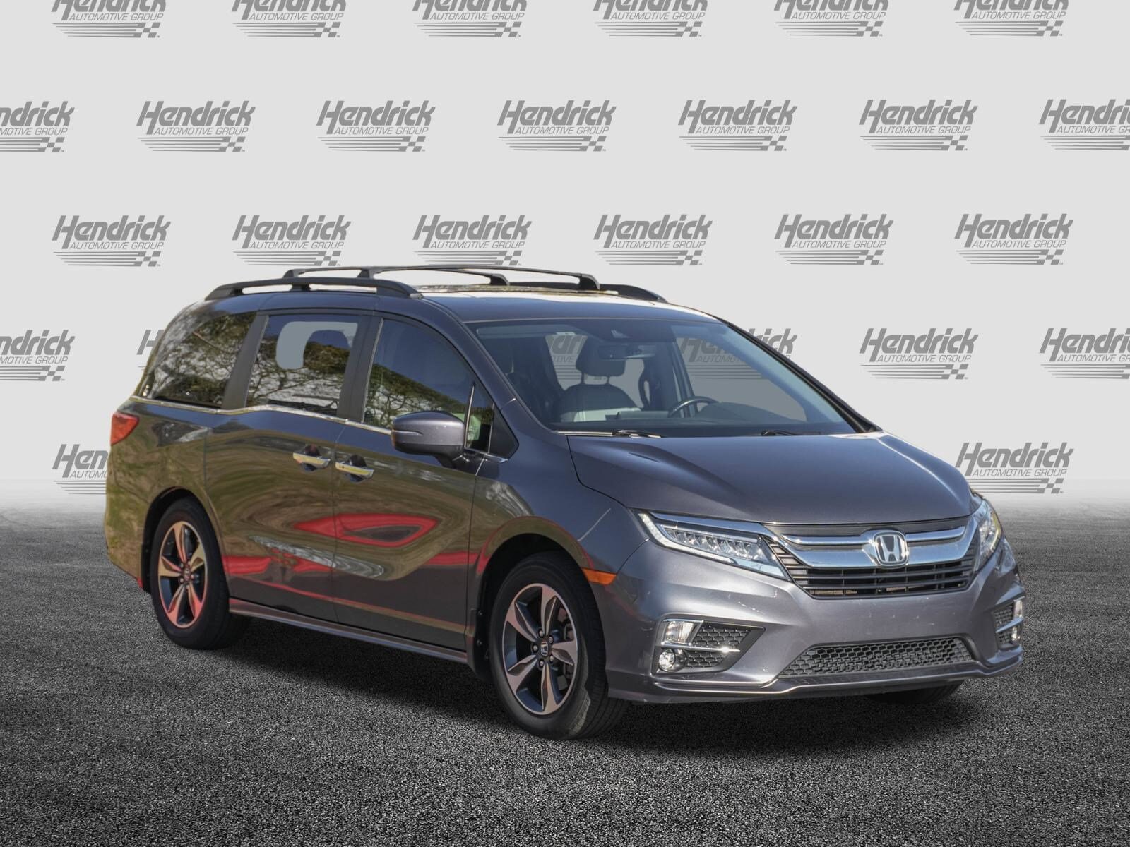 2018 Honda Odyssey Touring photo 2