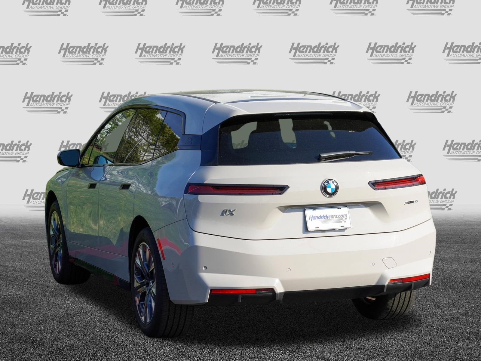 2026 BMW iX xDrive45 photo 5