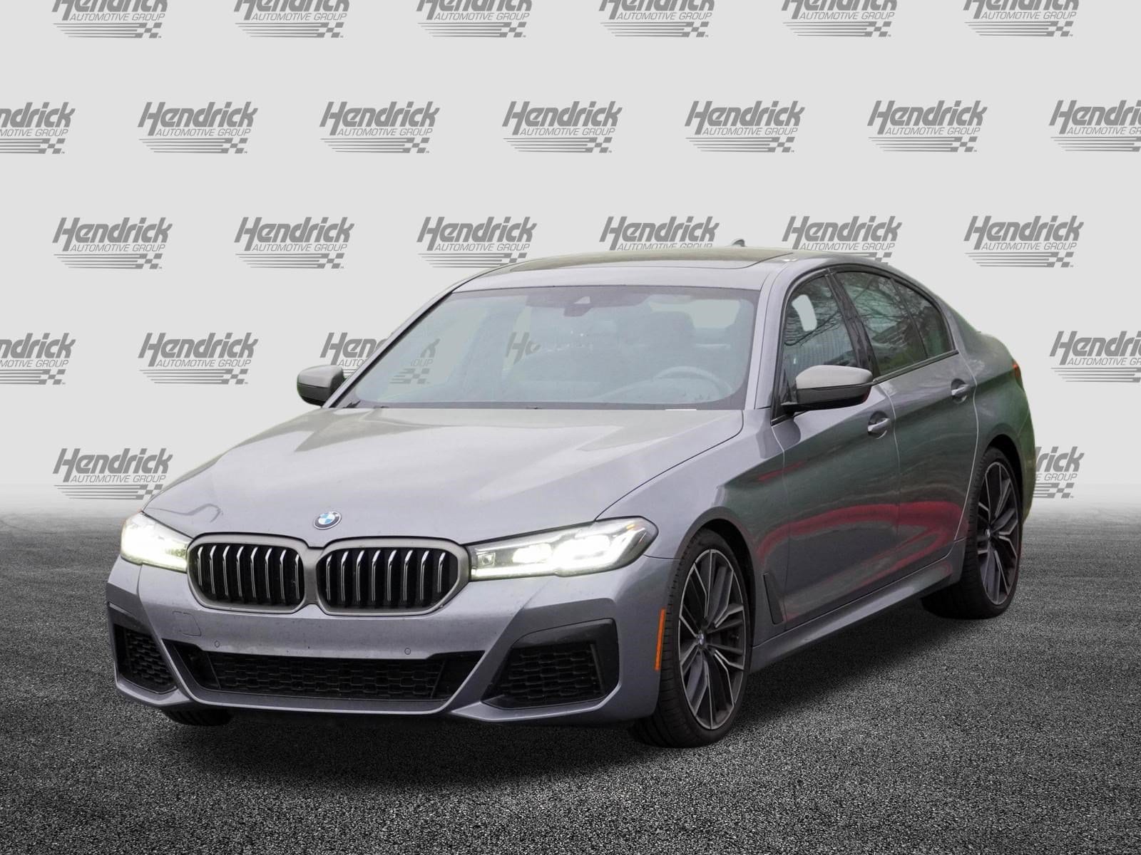 2023 BMW 5 Series M550i xDrive photo 4