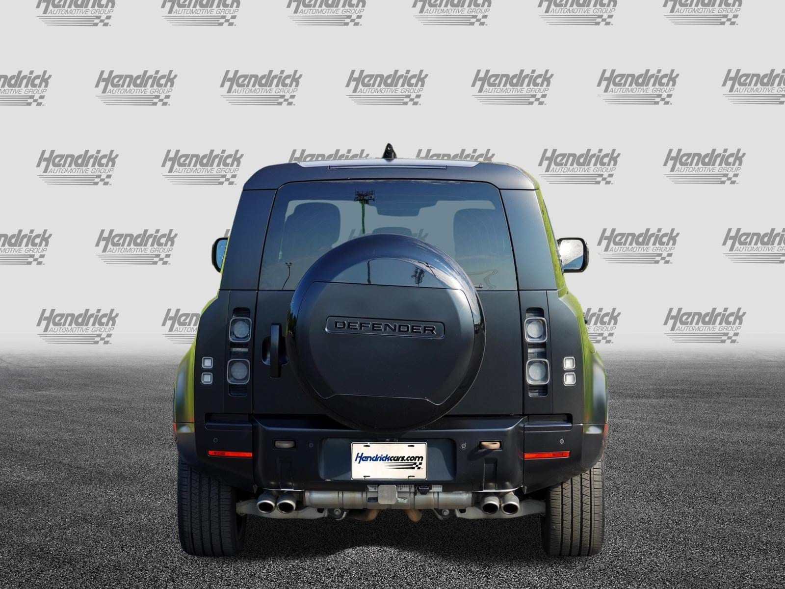 2023 Land Rover Defender V8
