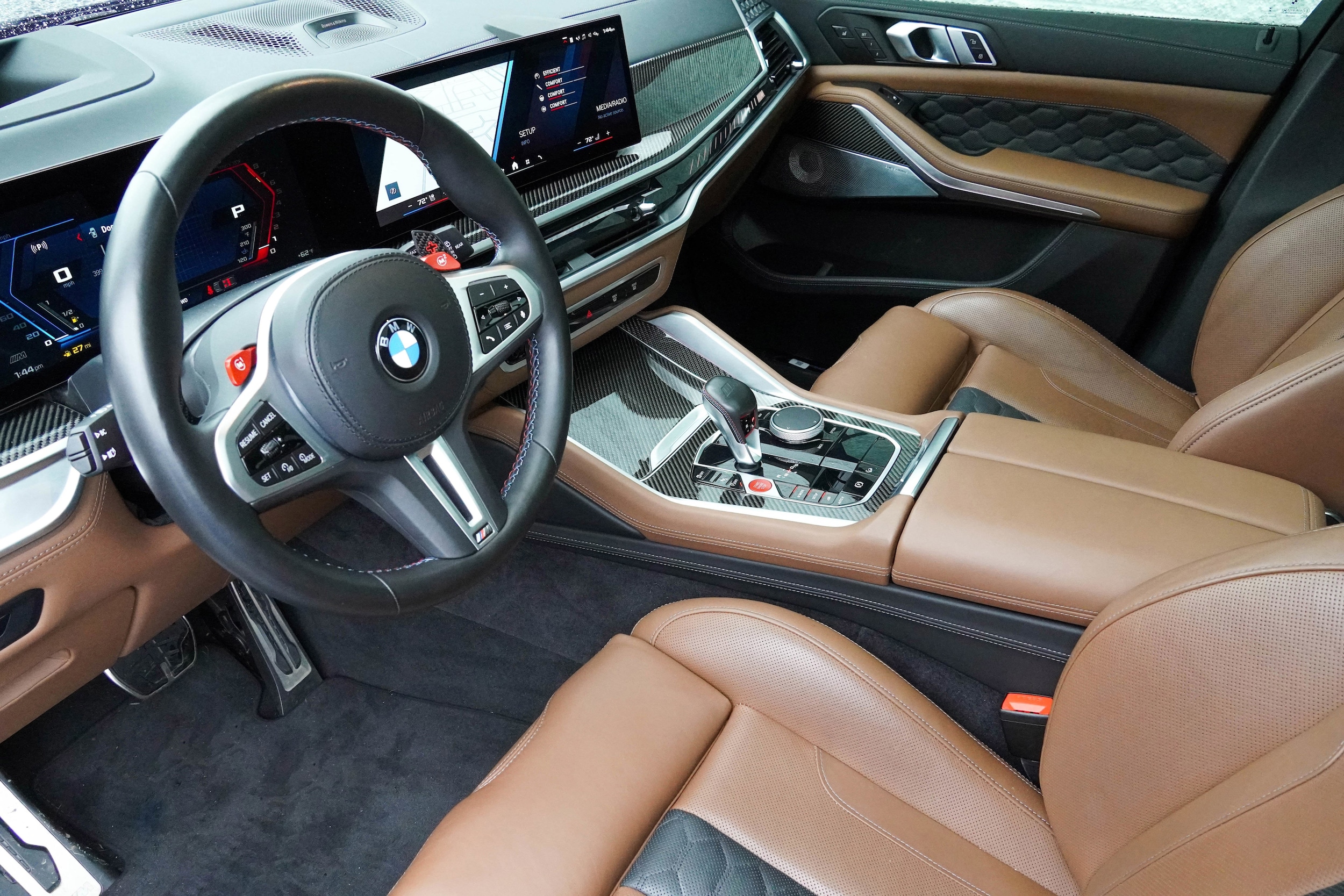 2025 BMW X5 M Competition photo 3