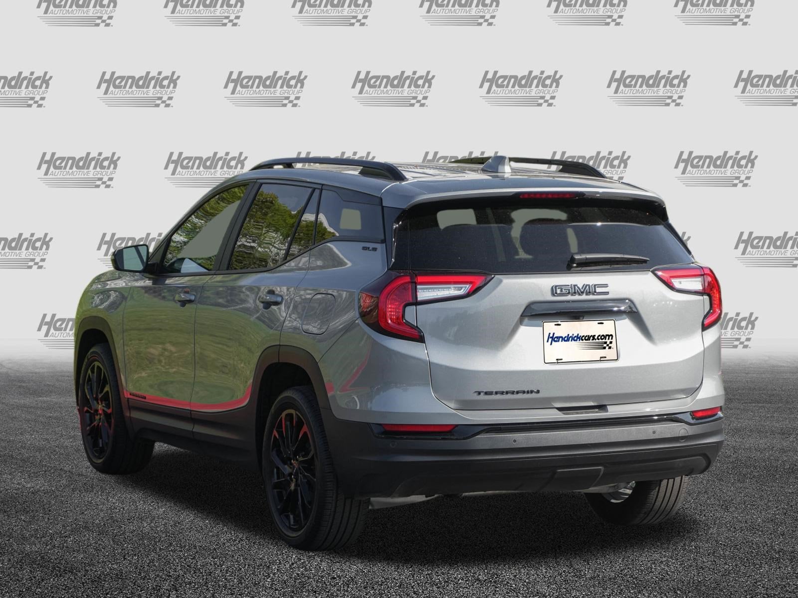 2024 GMC Terrain SLE photo 5