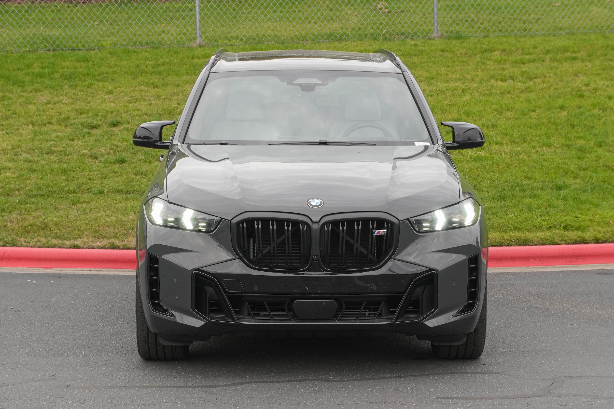 2024 BMW X5 M60i photo 2