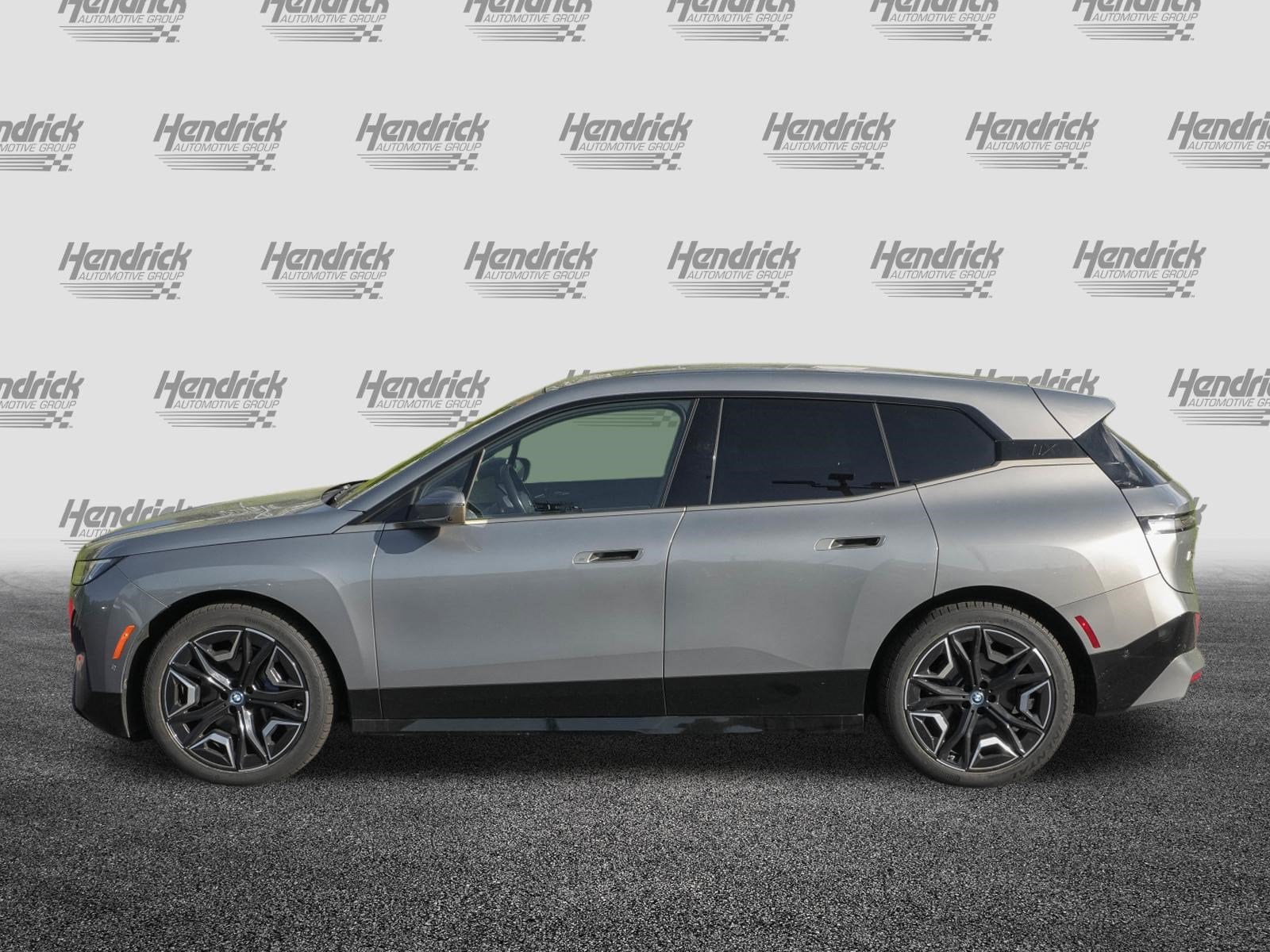 2023 BMW iX M60 photo 4