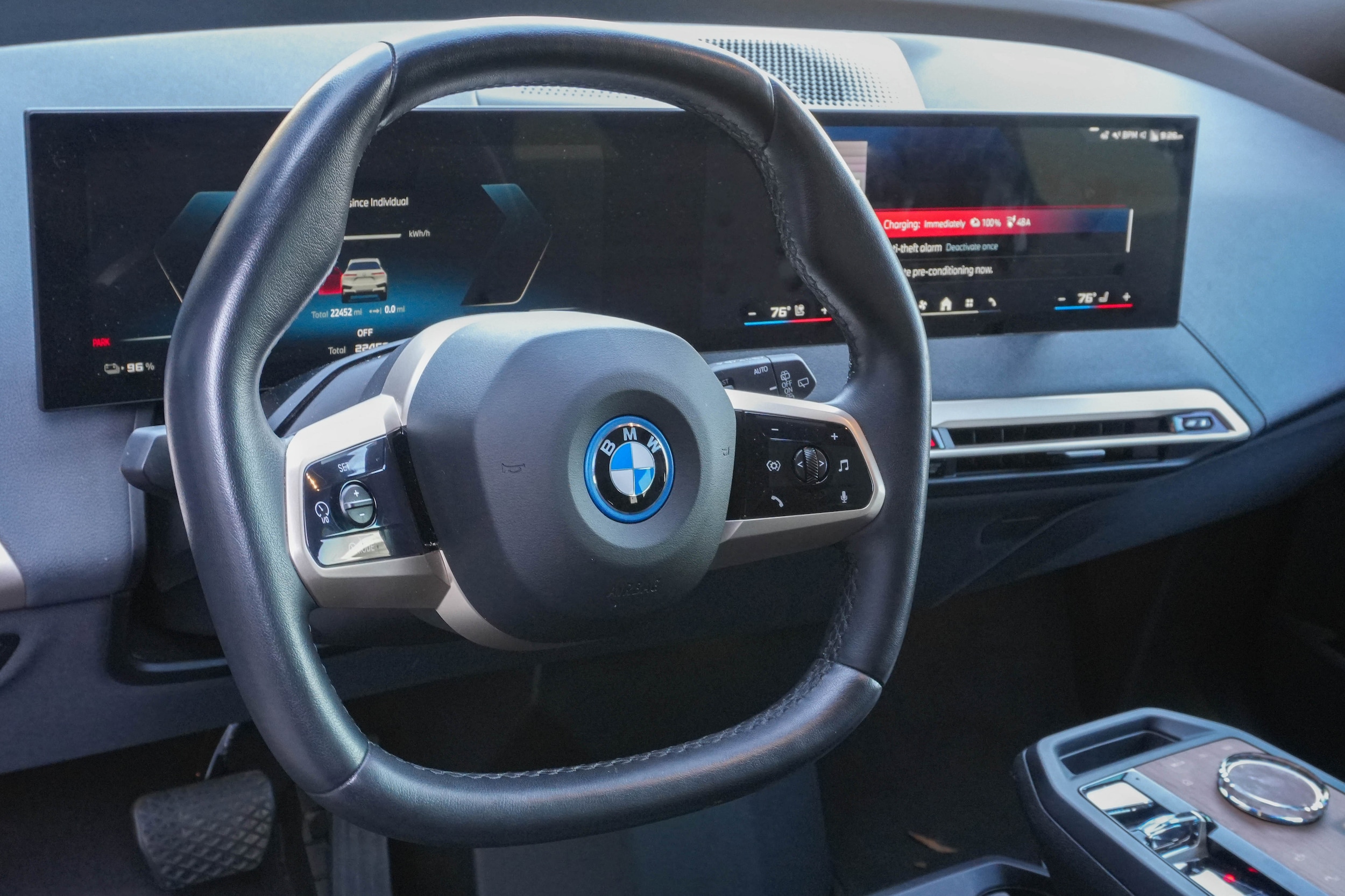 2024 BMW iX M60 photo 6