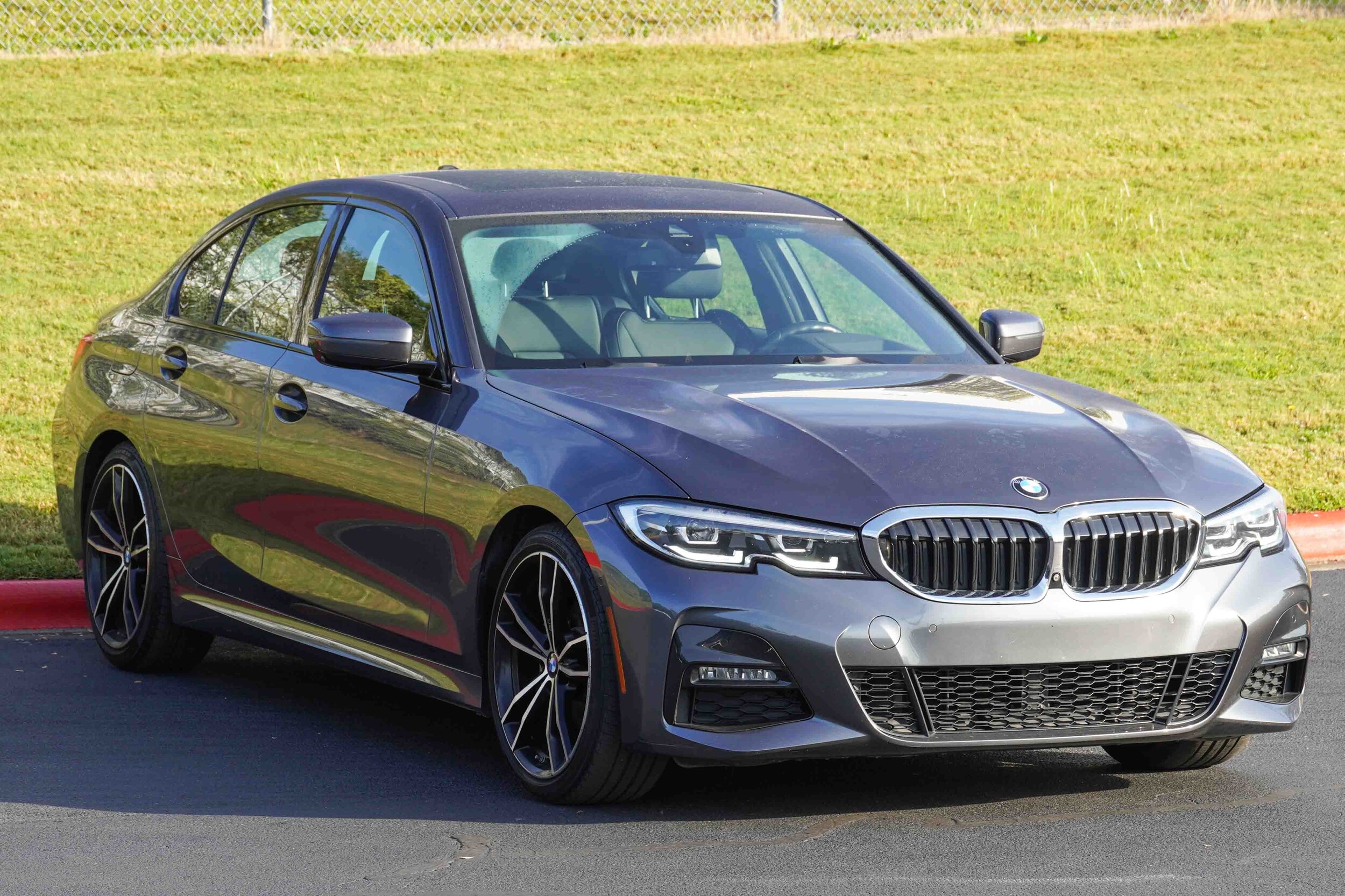 2021 Bmw 330i photo 2