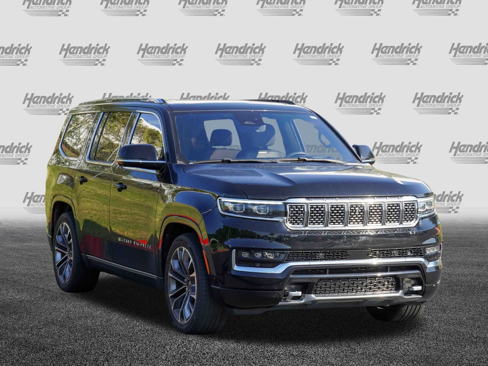 2022 Jeep Grand Wagoneer III photo 2