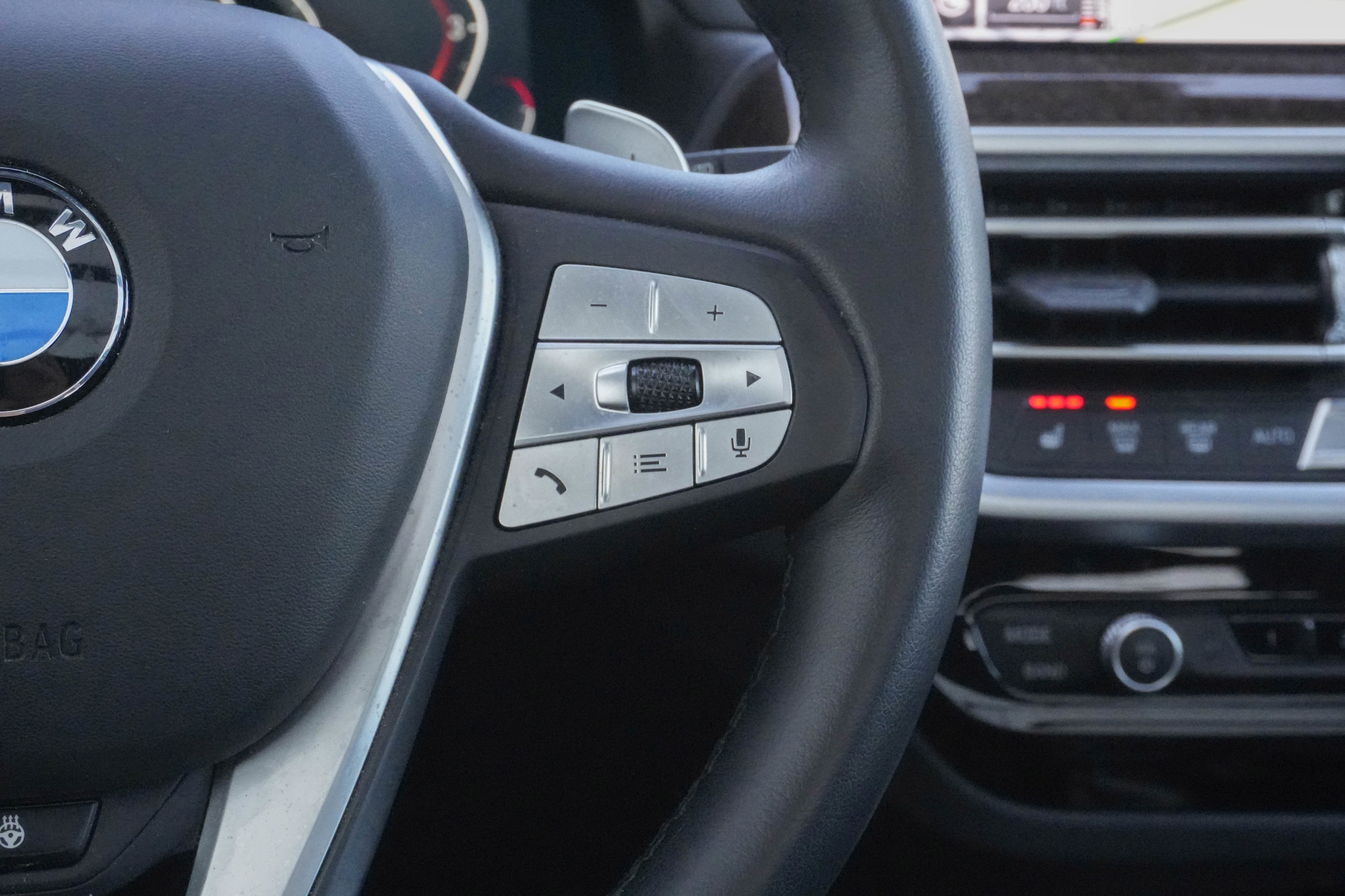 2023 BMW X3 sDrive30i photo 3