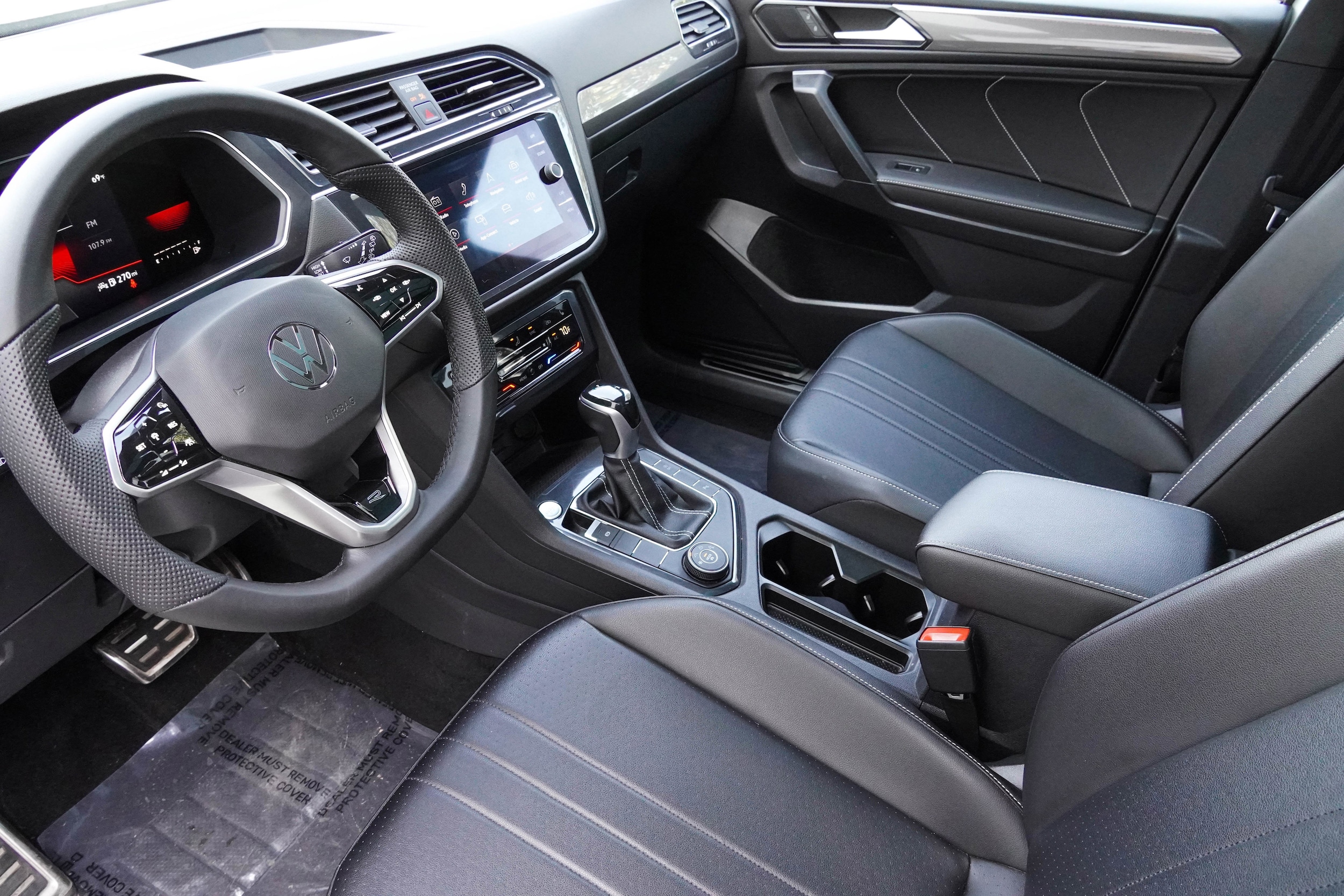 2022 Volkswagen Tiguan SE R-Line Black 4MOTION photo 5