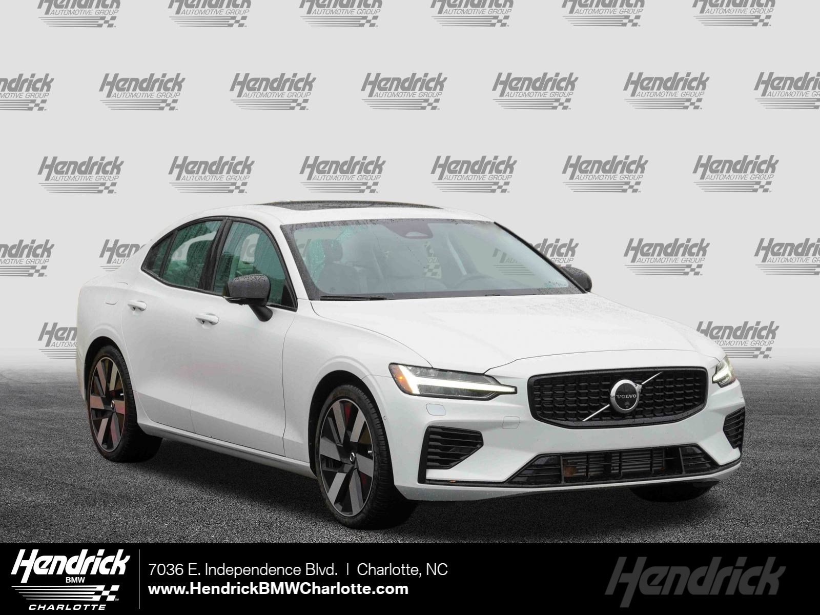 2024 Volvo S60 Plus's photo