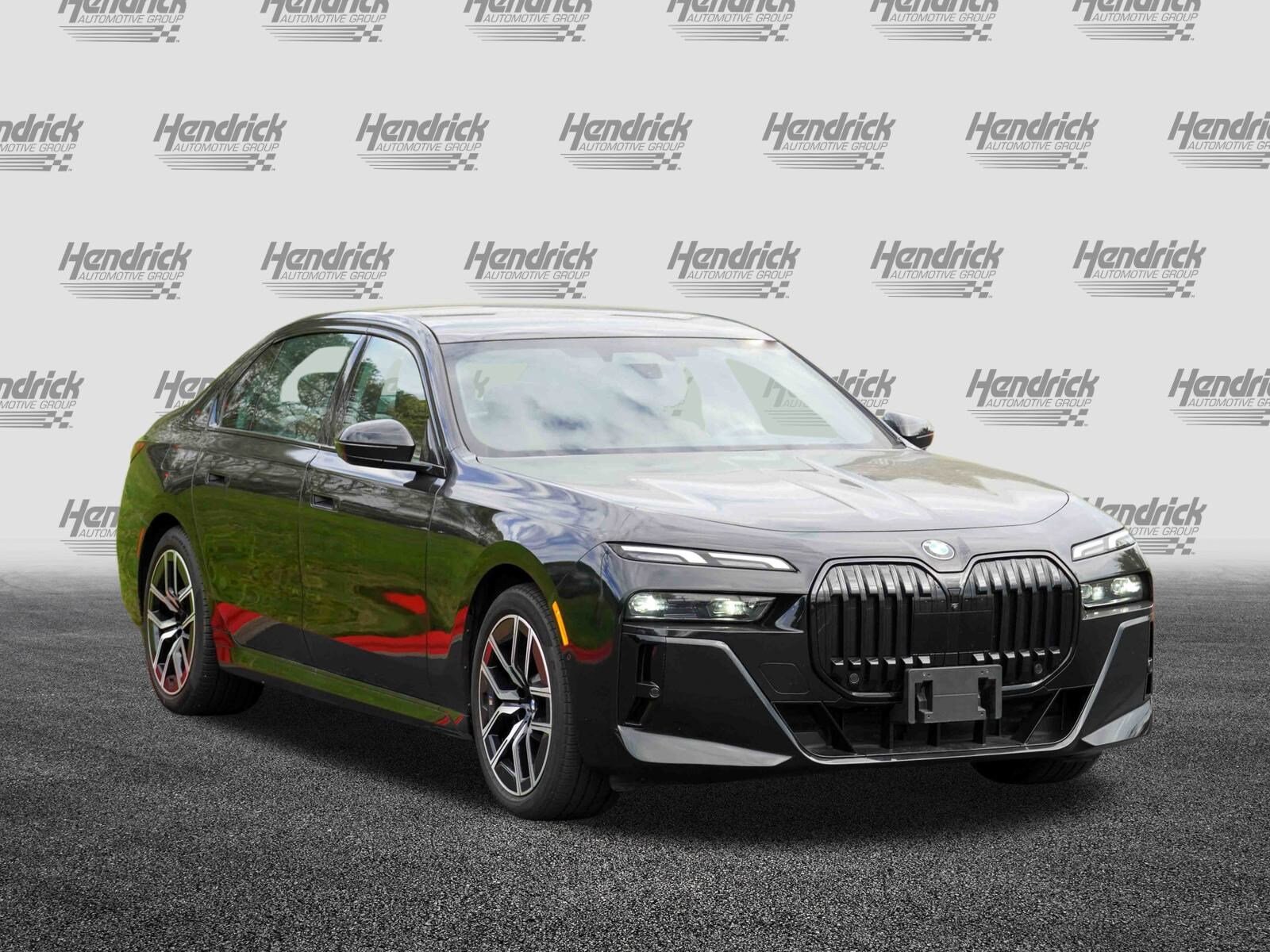 2023 Bmw 740i Sedan photo 2