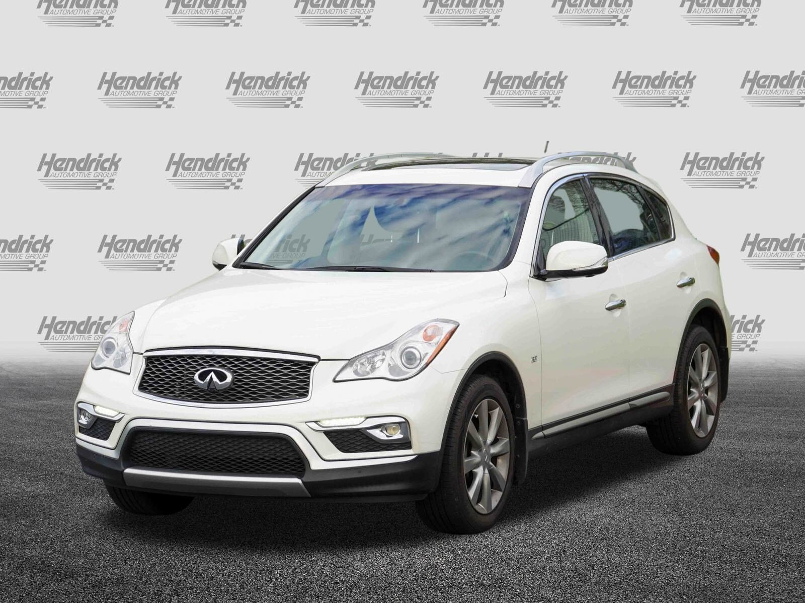 2017 Infiniti QX4 Premium photo 2
