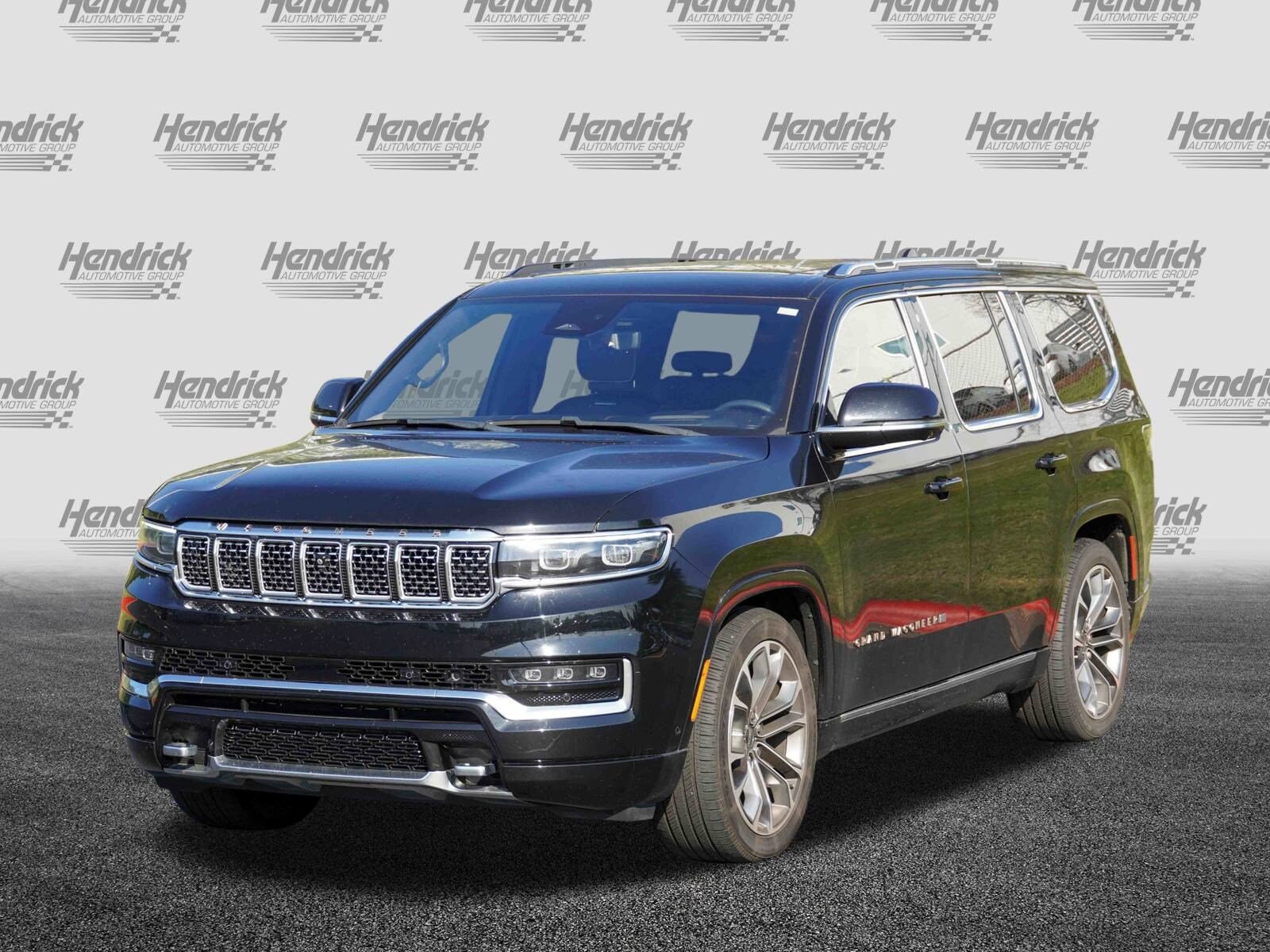 2022 Jeep Grand Wagoneer III photo 3