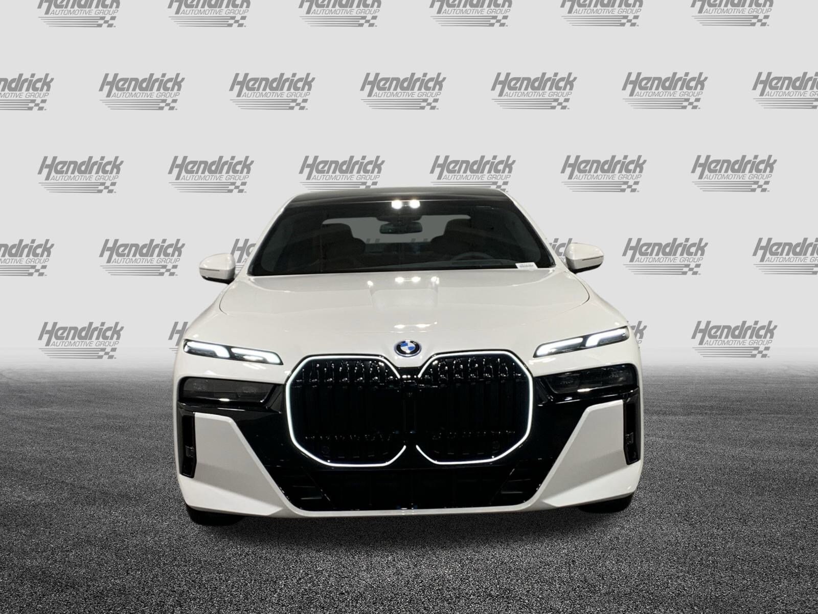 2025 Bmw 750e photo 2