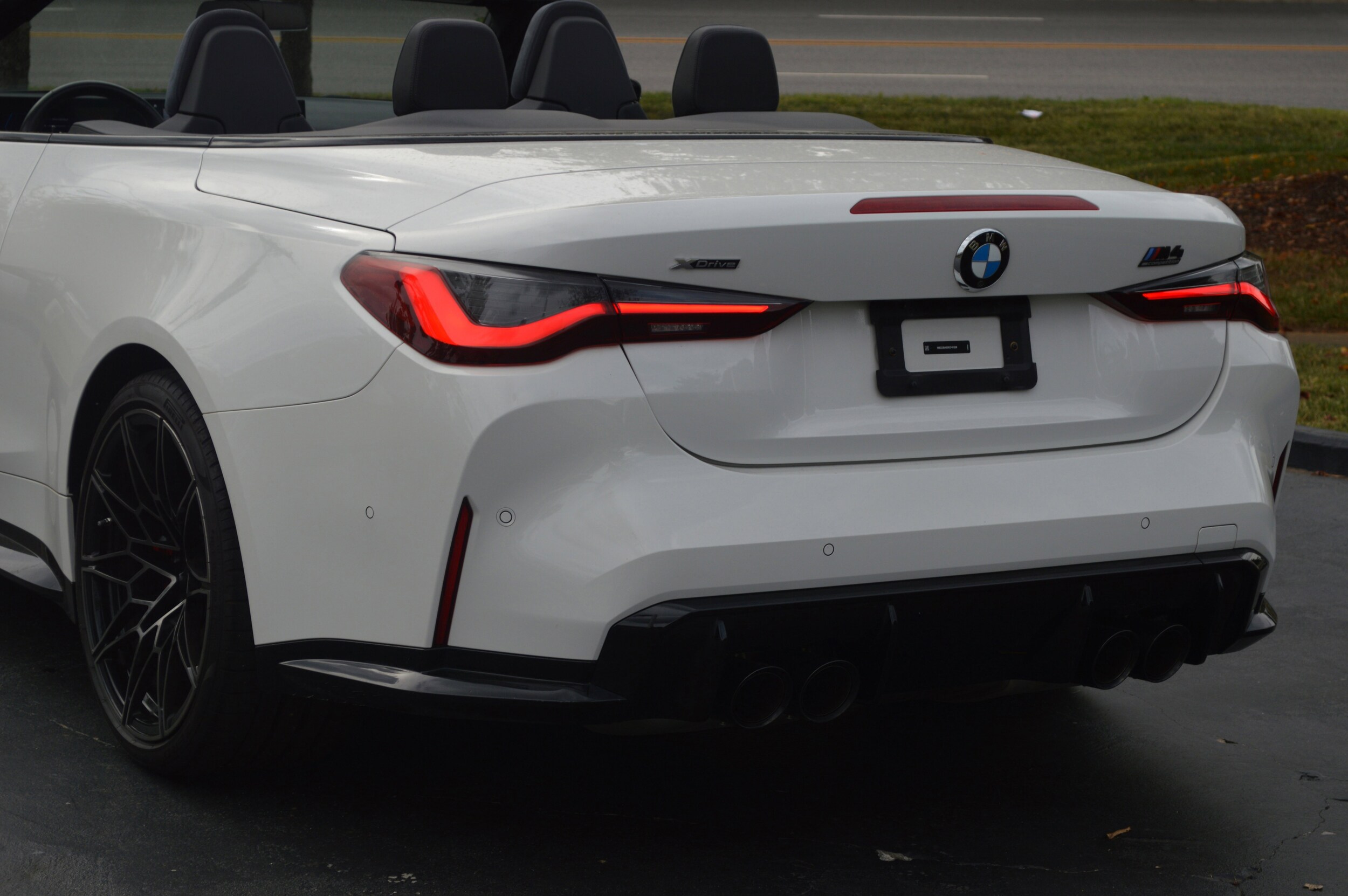 2024 Bmw M4 Competition xDrive Convertible photo 2