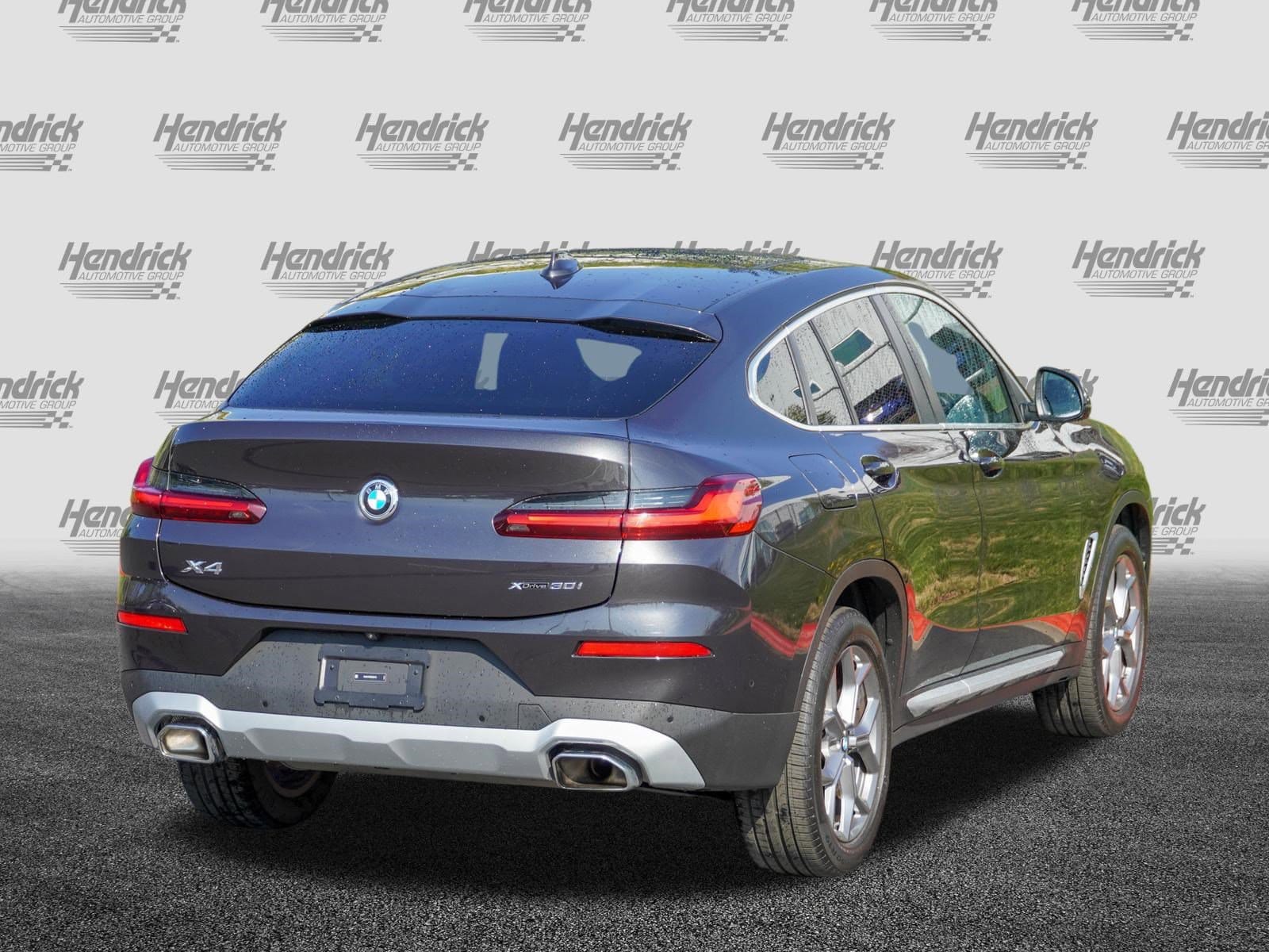 2025 BMW X4 xDrive30i photo 3