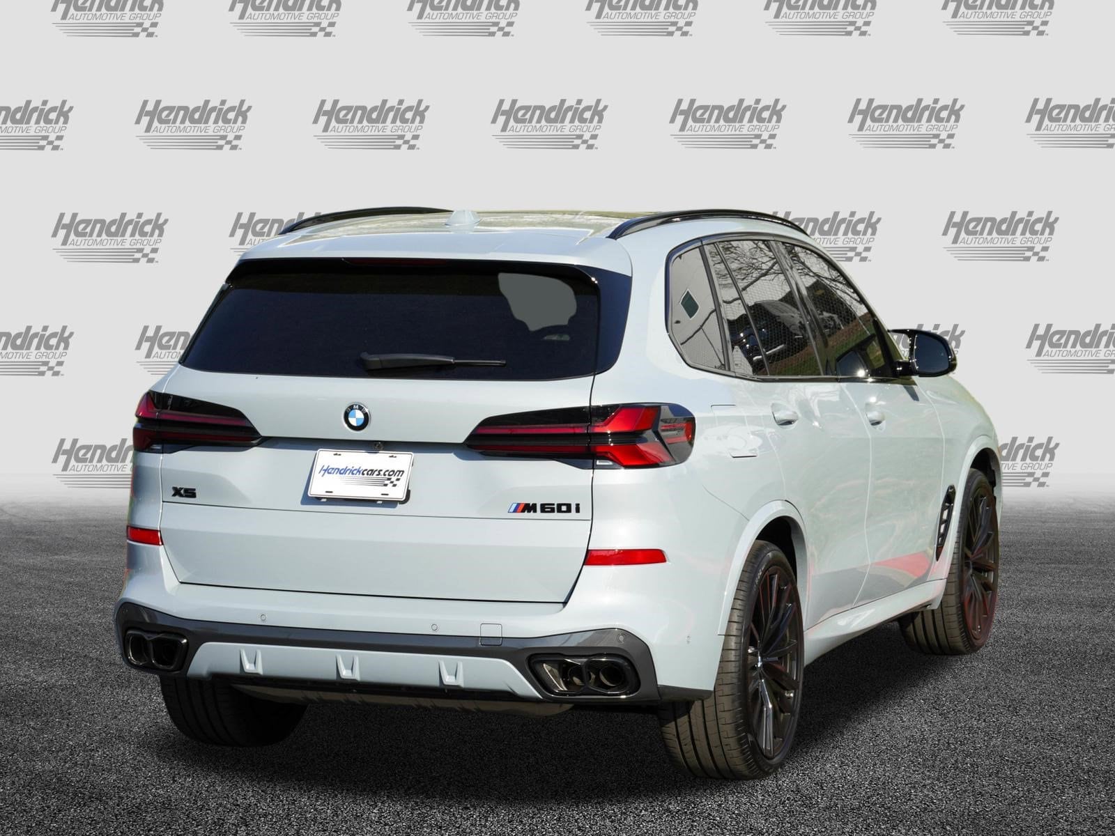 2026 BMW X5 M60i photo 3