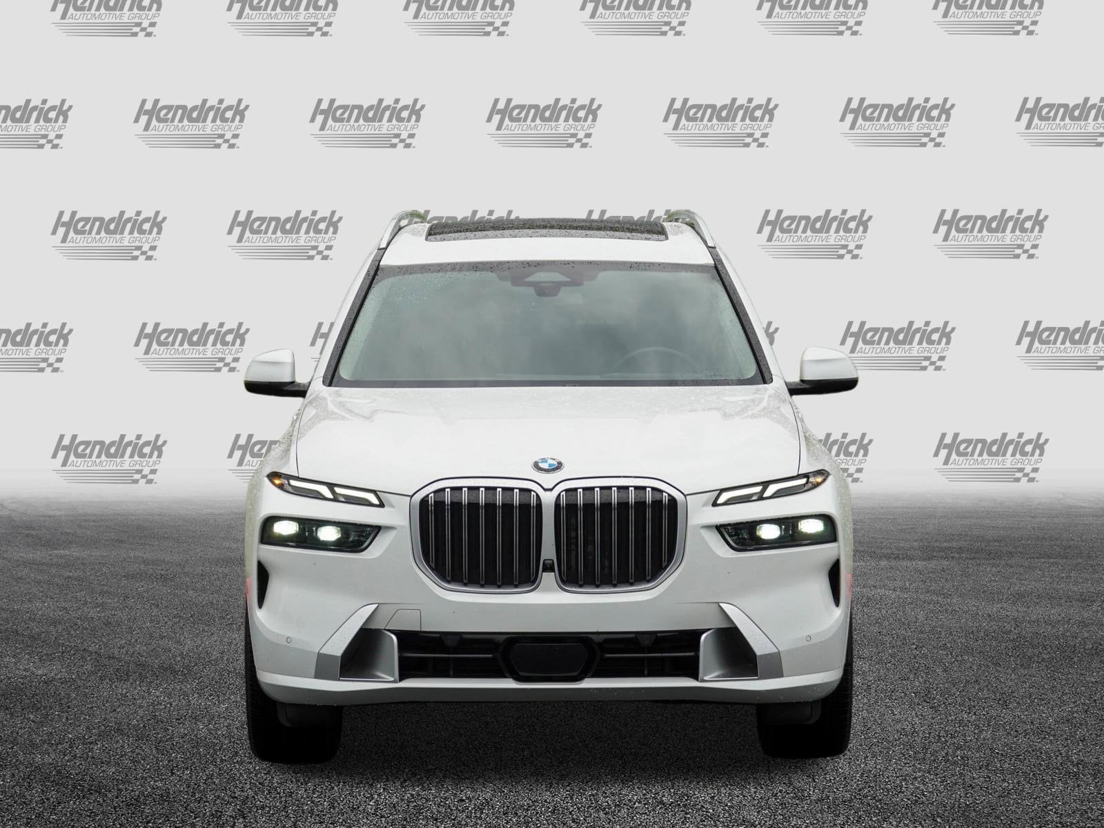 2025 BMW X7 xDrive40i photo 2