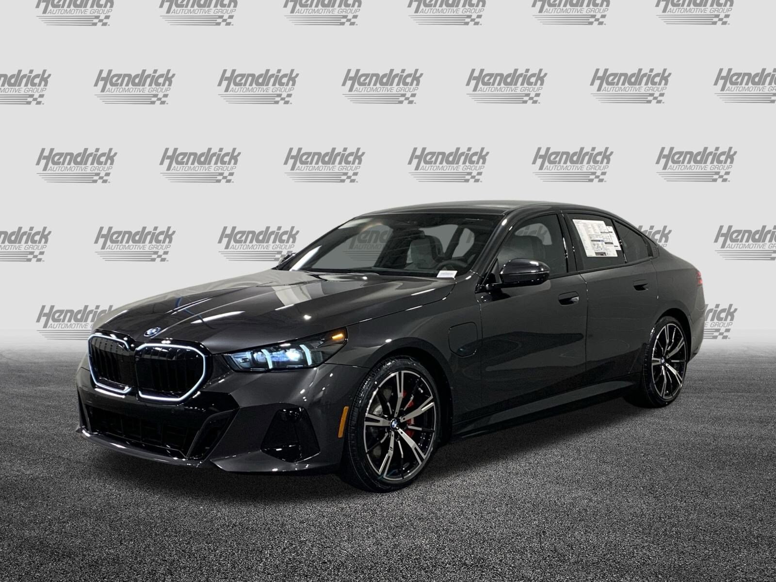 2026 Bmw 550e xDrive photo 3