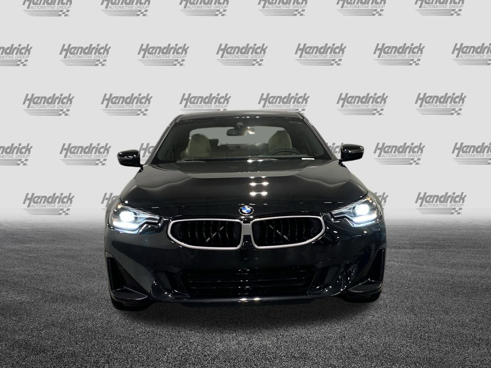 2025 Bmw 230i Coupe photo 2