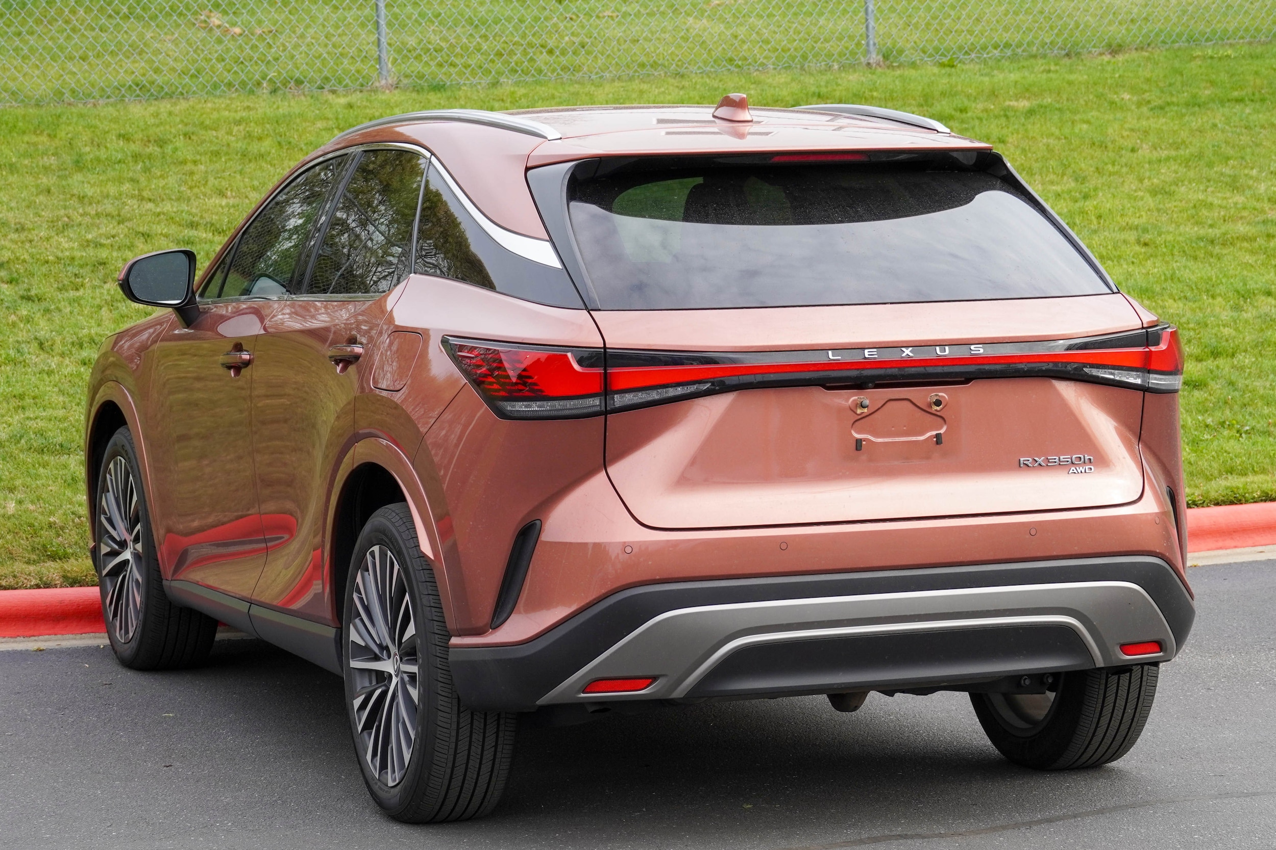 2024 LEXUS RX RX 350h Premium Plus photo 4
