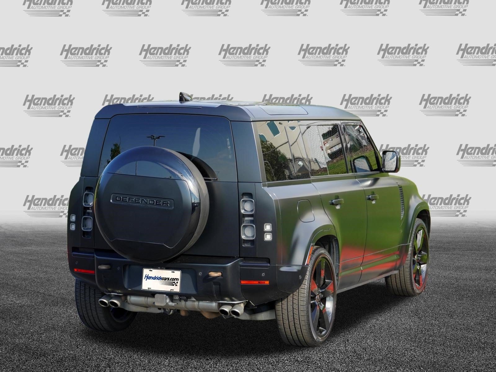 2023 Land Rover Defender V8