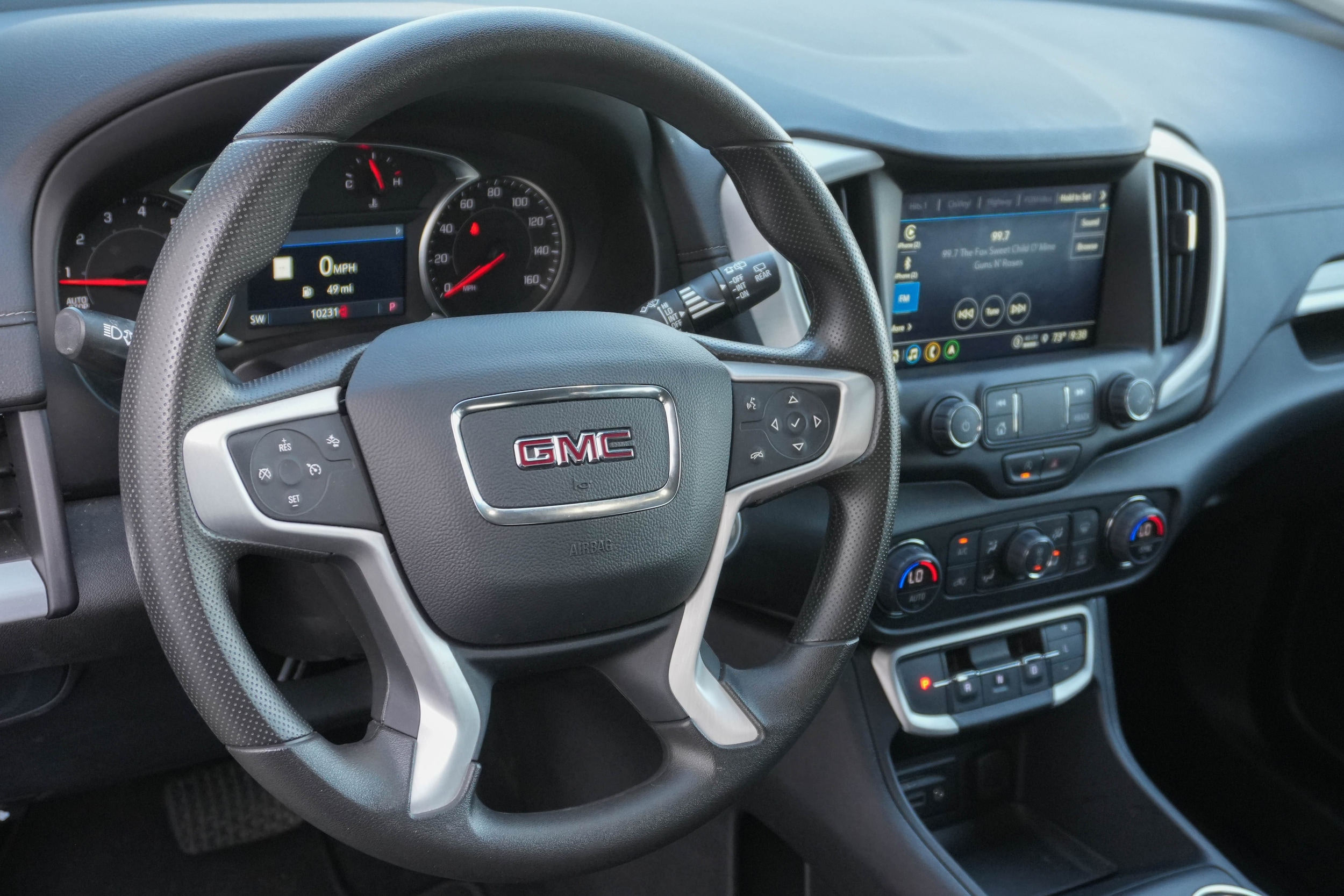 2024 GMC Terrain SLE photo 3