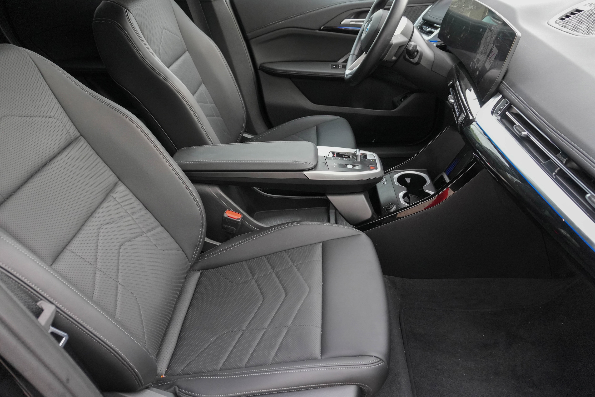 2023 BMW X1 xDrive28i photo 2