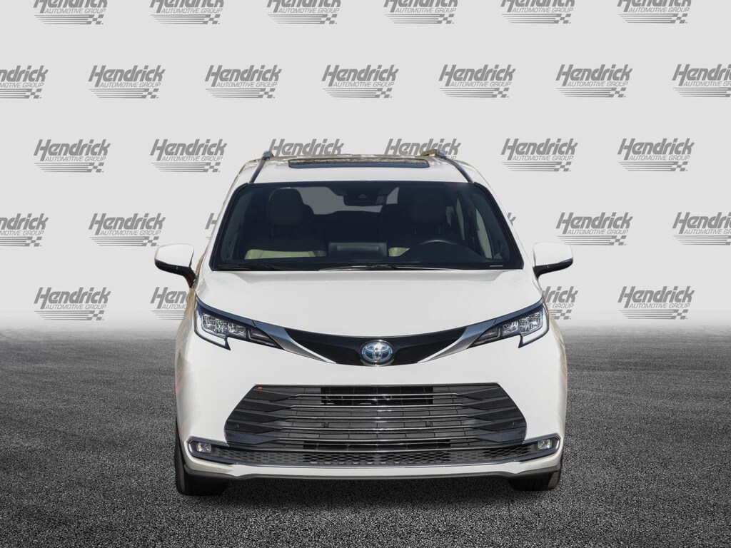 Used 2021 Toyota Sienna Limited Minivan