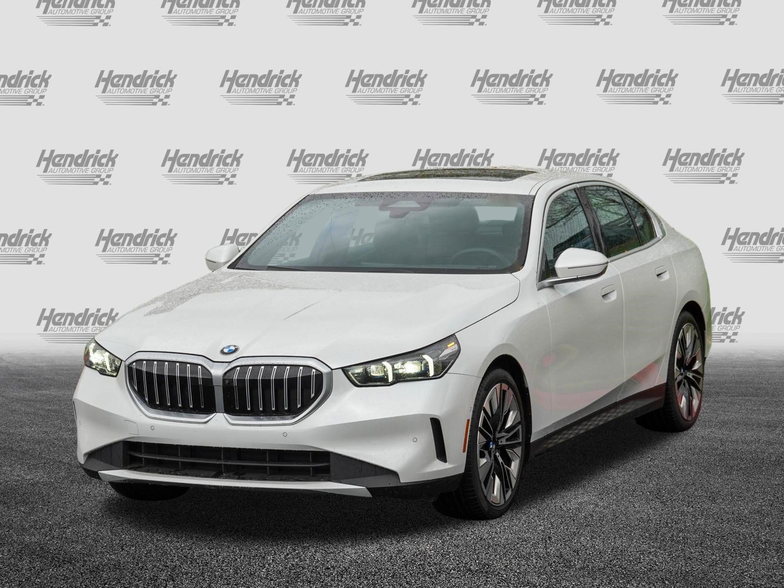 2024 BMW 5 Series 530i photo 4