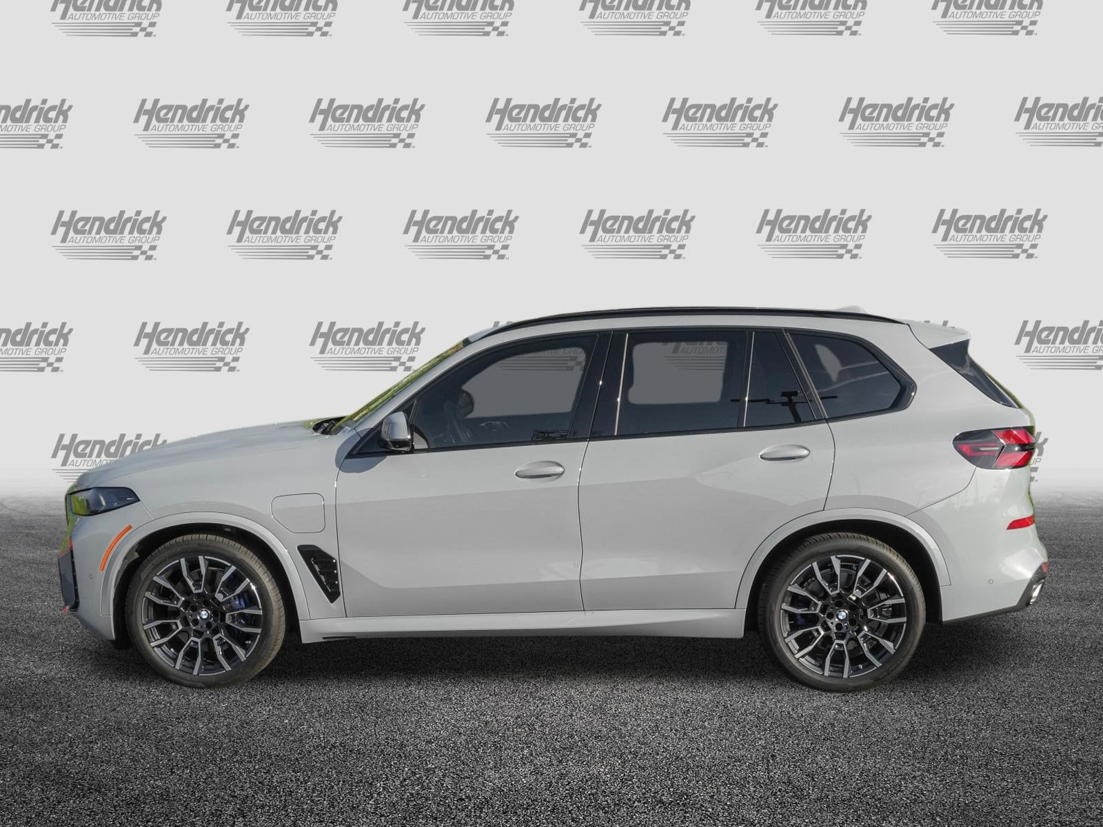 2026 BMW X5 xDrive50e photo 5