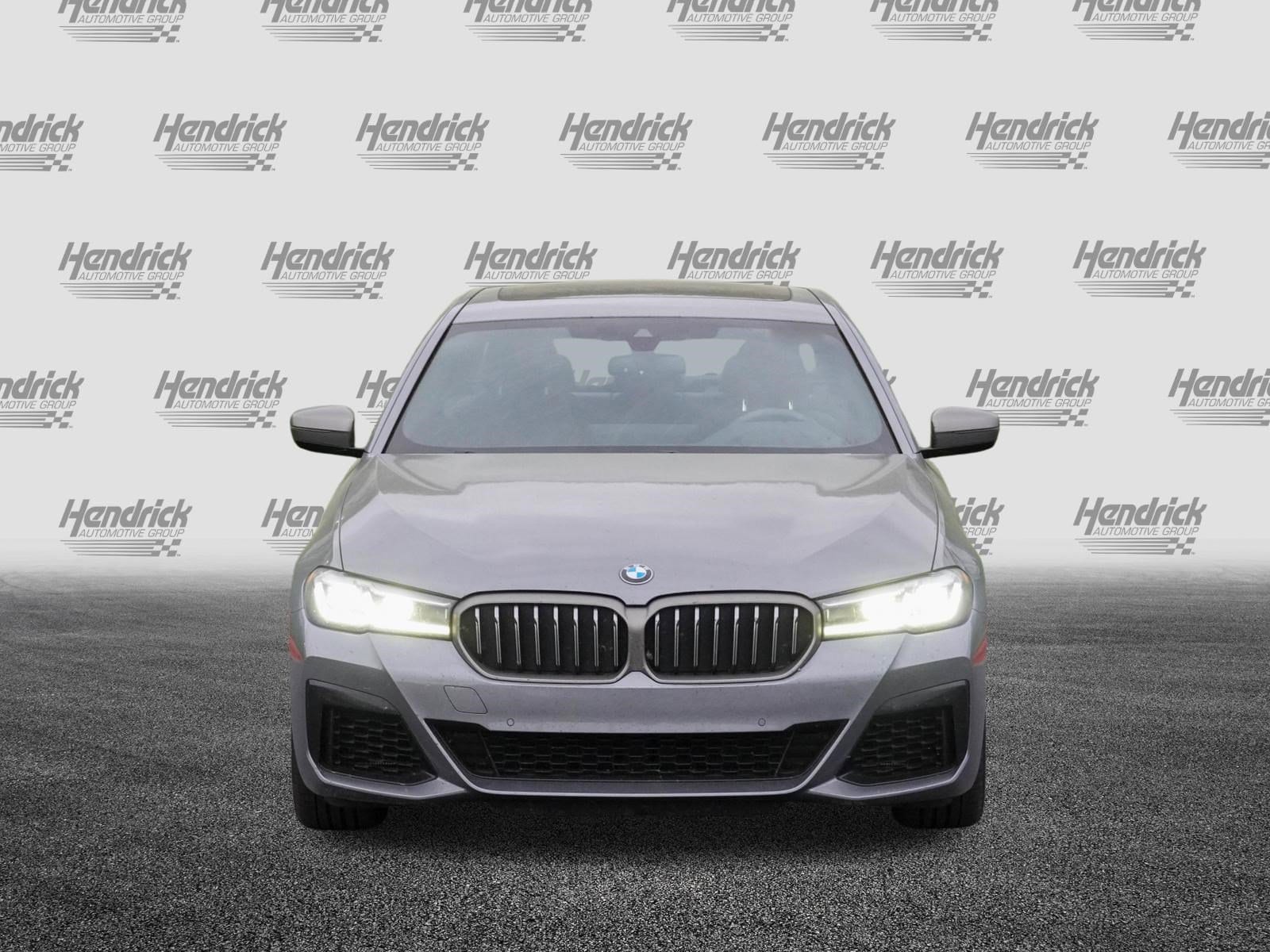 2023 BMW 5 Series M550i xDrive photo 2