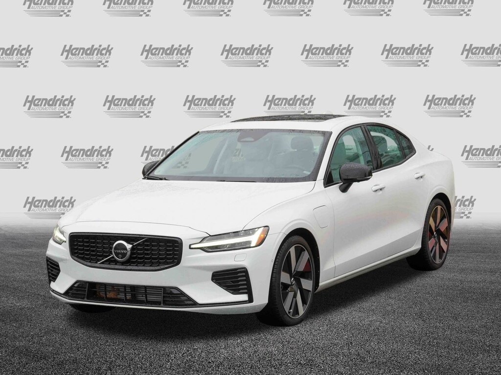 Used 2024 Volvo S60 Recharge Plug-In Hybrid Plus Dark Theme Sedan