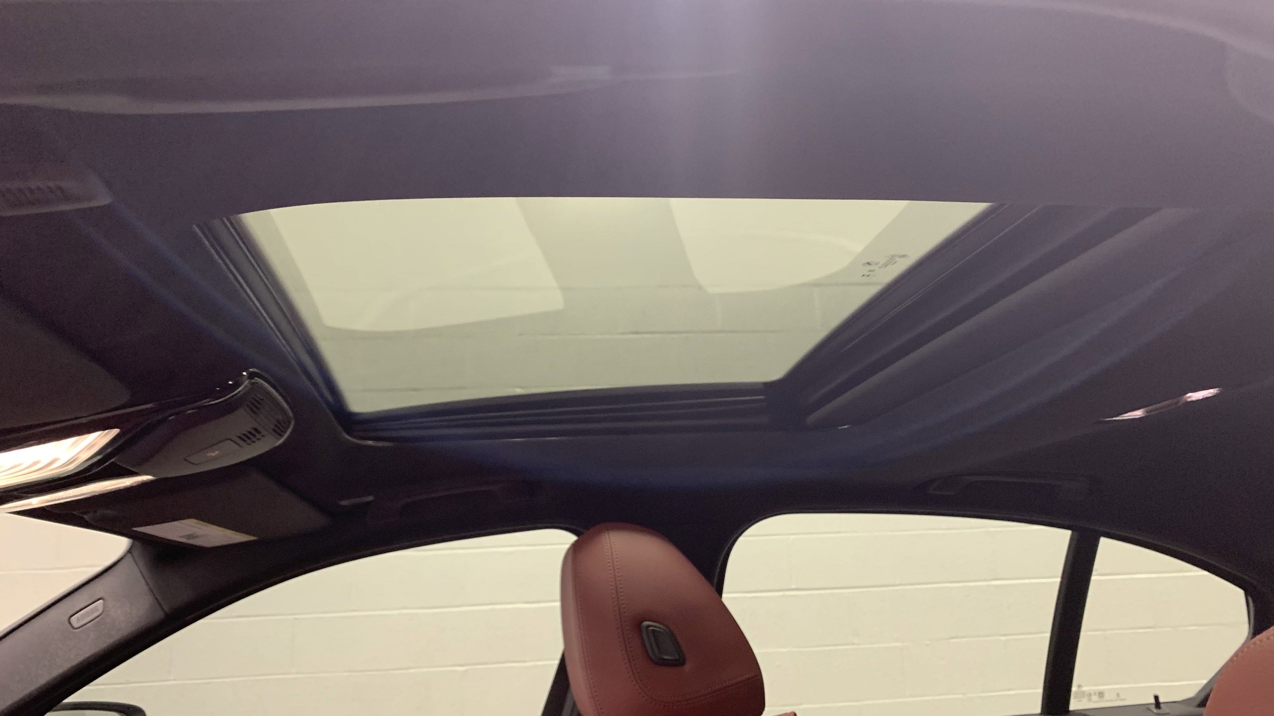 2025 BMW 3 Series 330i photo 3