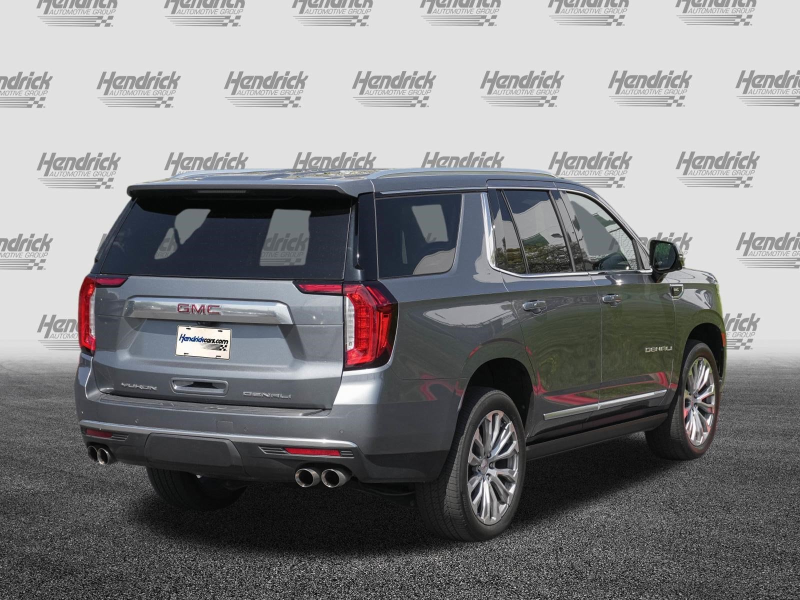 2021 GMC Yukon Denali photo 3
