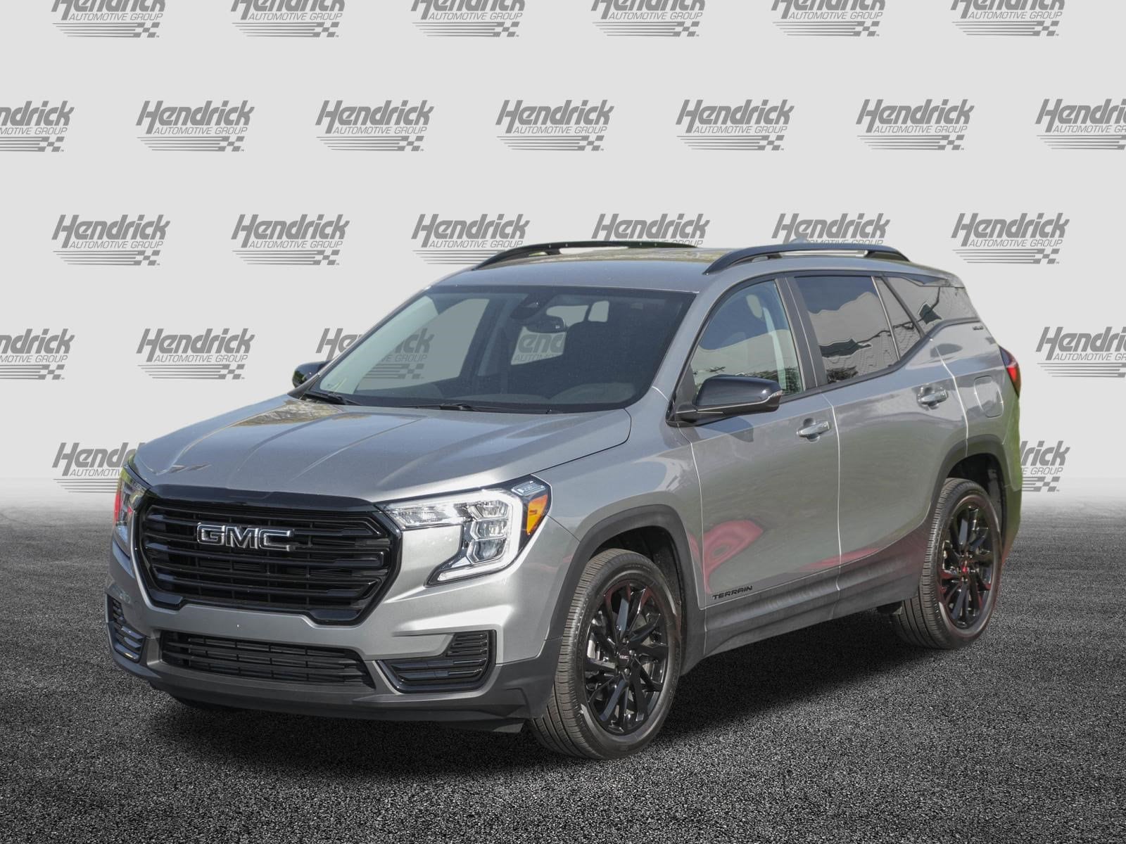 2024 GMC Terrain SLE photo 4