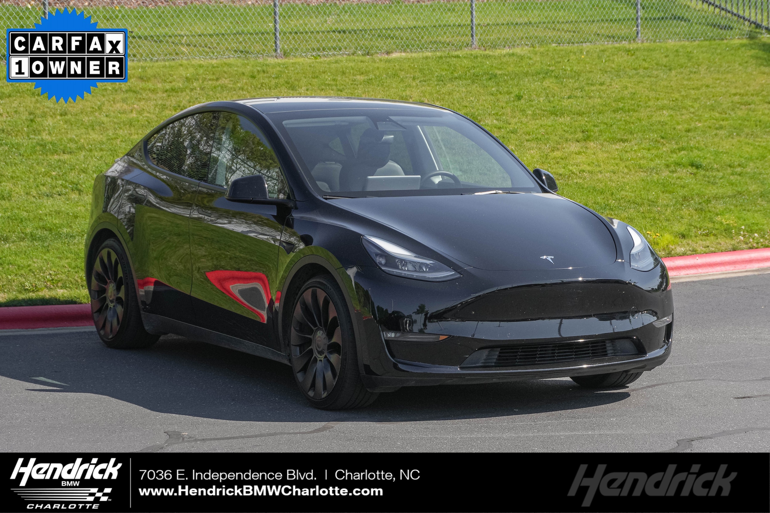 2022 Tesla Model Y Performance Dual Motor All-Wheel Drive's photo