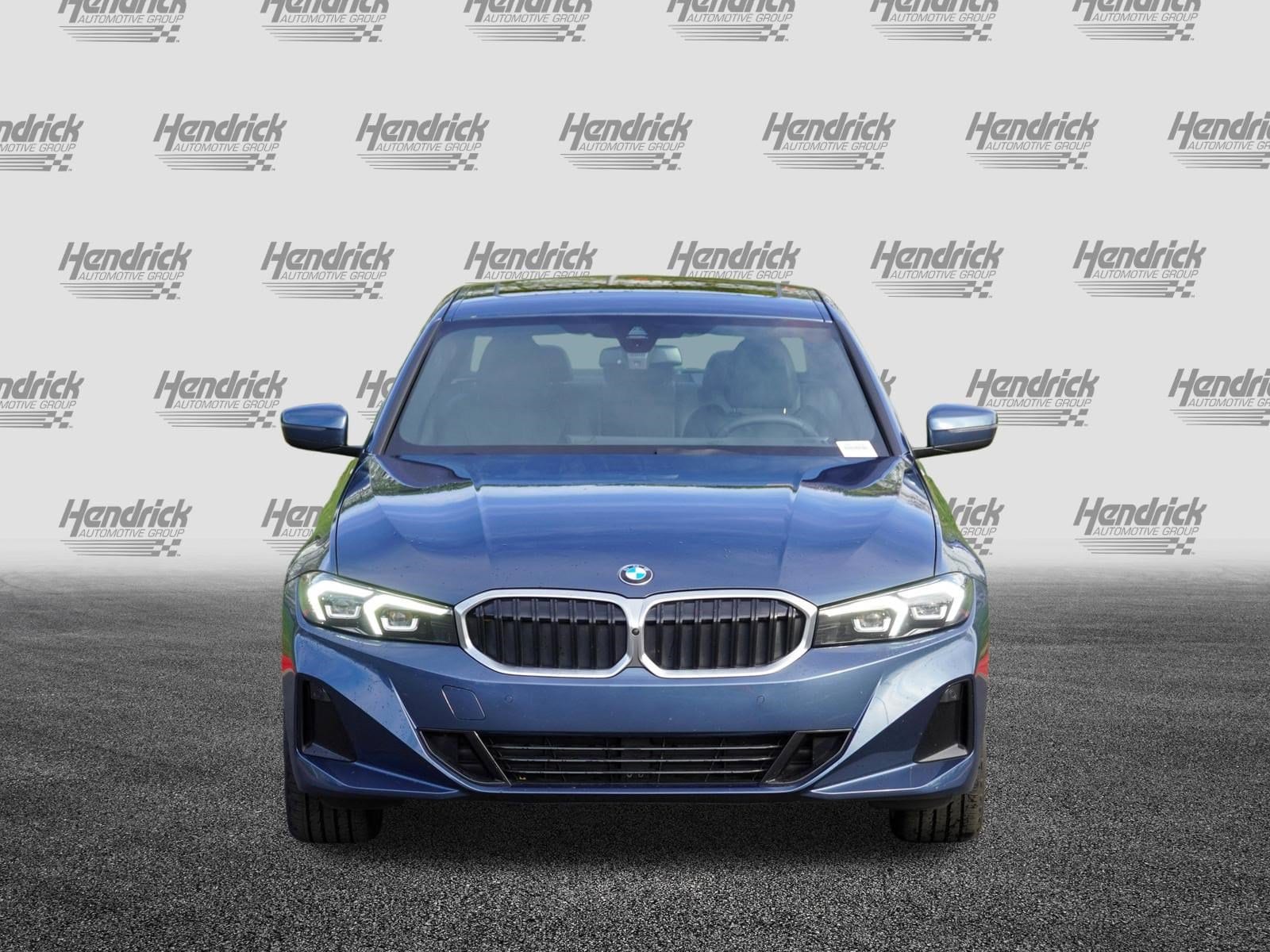 2025 BMW 3 Series 330i photo 2