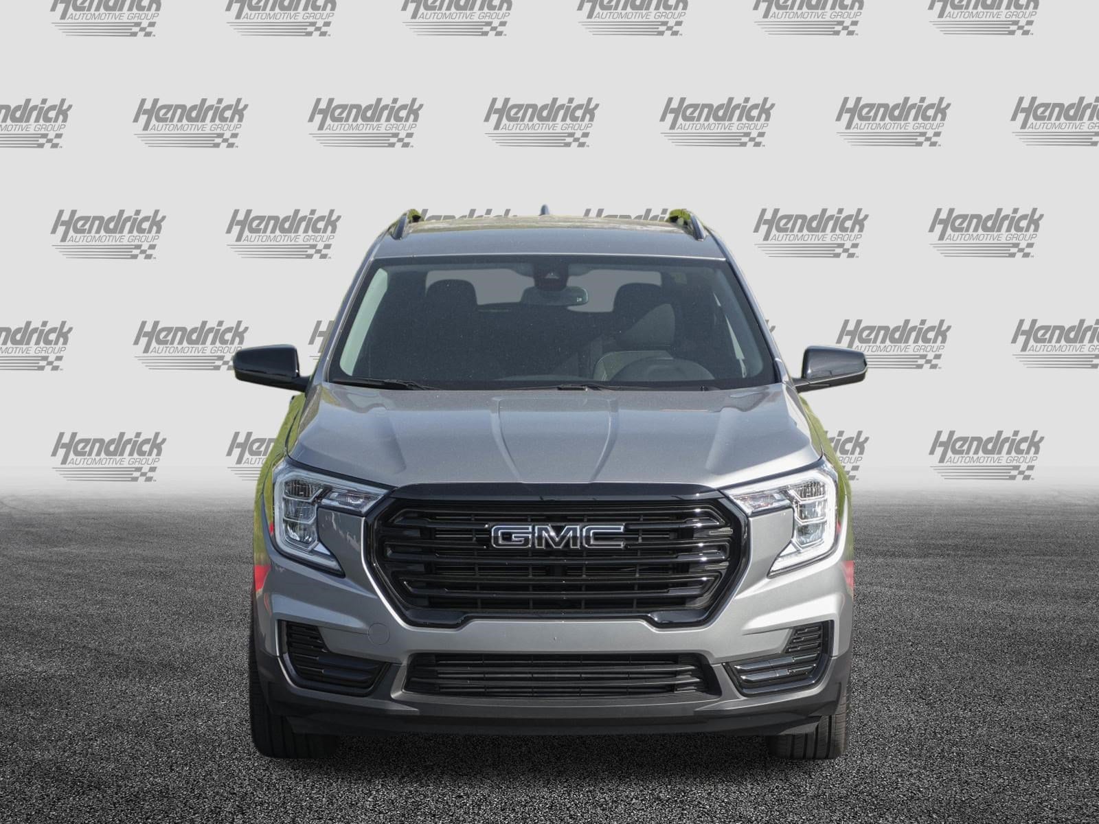 2024 GMC Terrain SLE photo 2