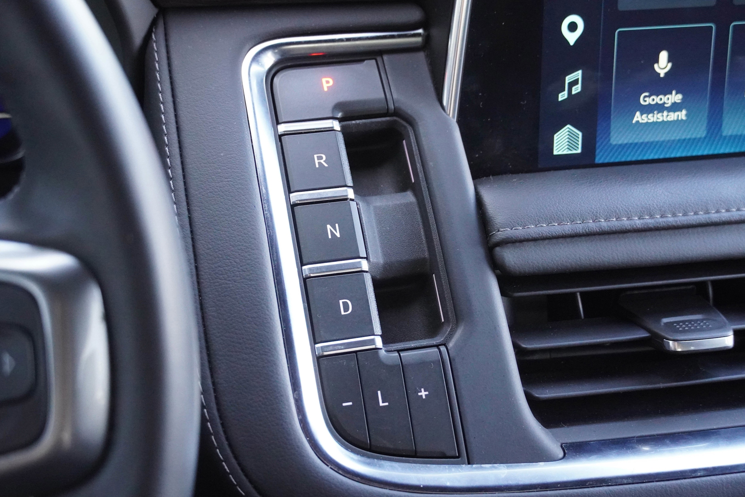 2023 Chevrolet Tahoe Z71 photo 2