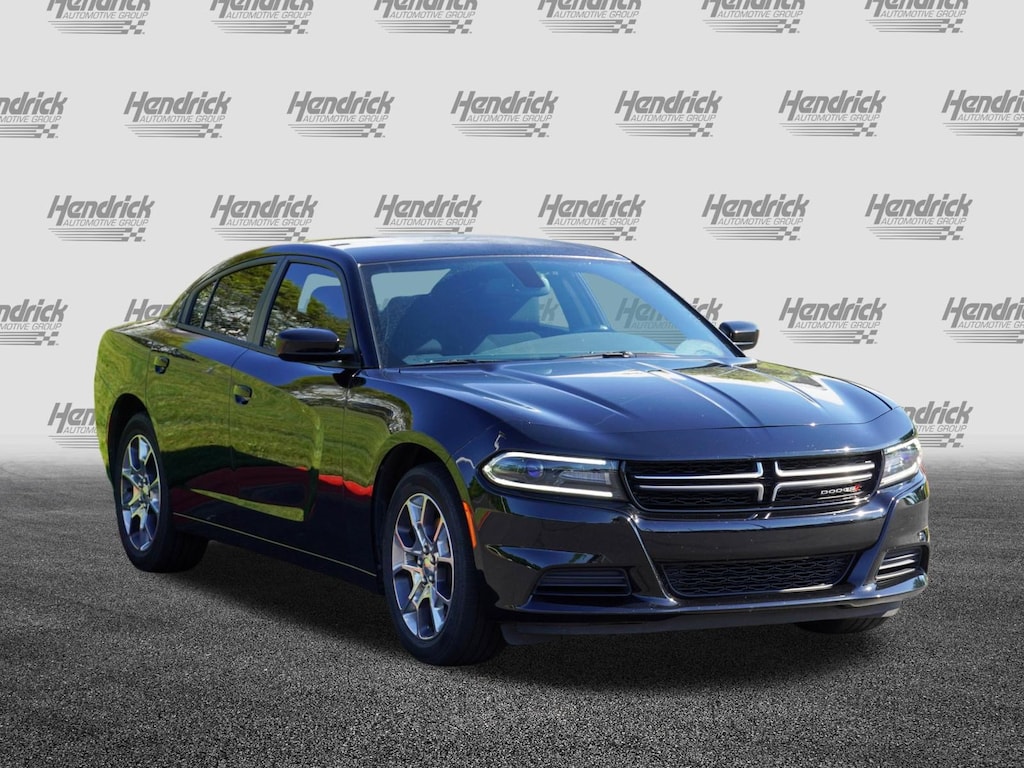 Used 2017 Dodge Charger SE Sedan