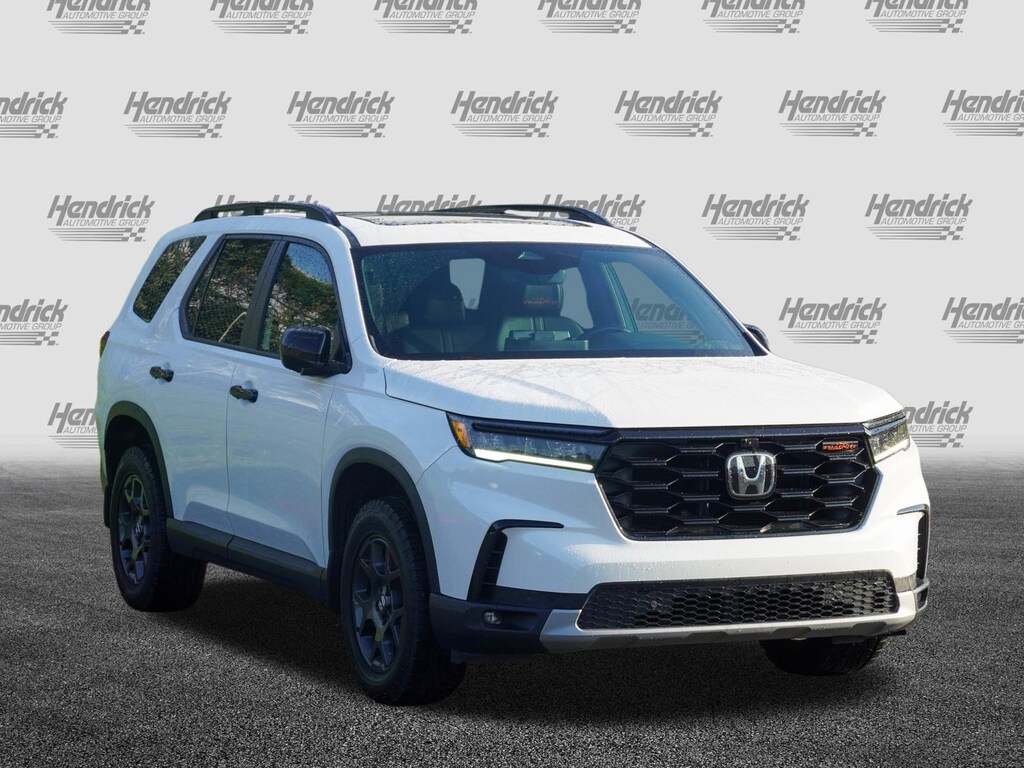 Used 2025 Honda Pilot TrailSport SUV