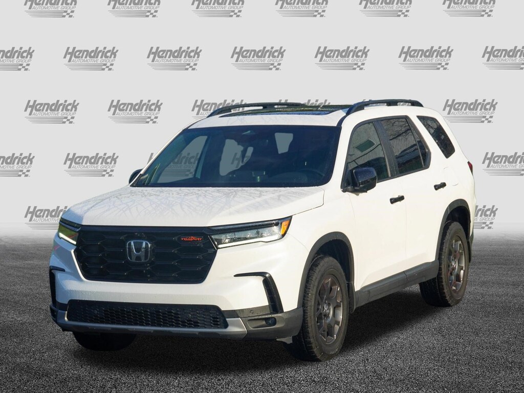 Used 2025 Honda Pilot TrailSport SUV